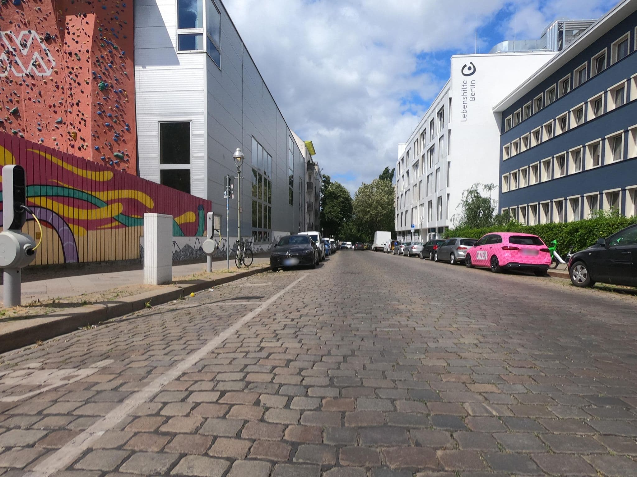 Street view near Citylight Hotel, Gesundbrunnen — © carlheinz (CC BY-SA · Mapillary)