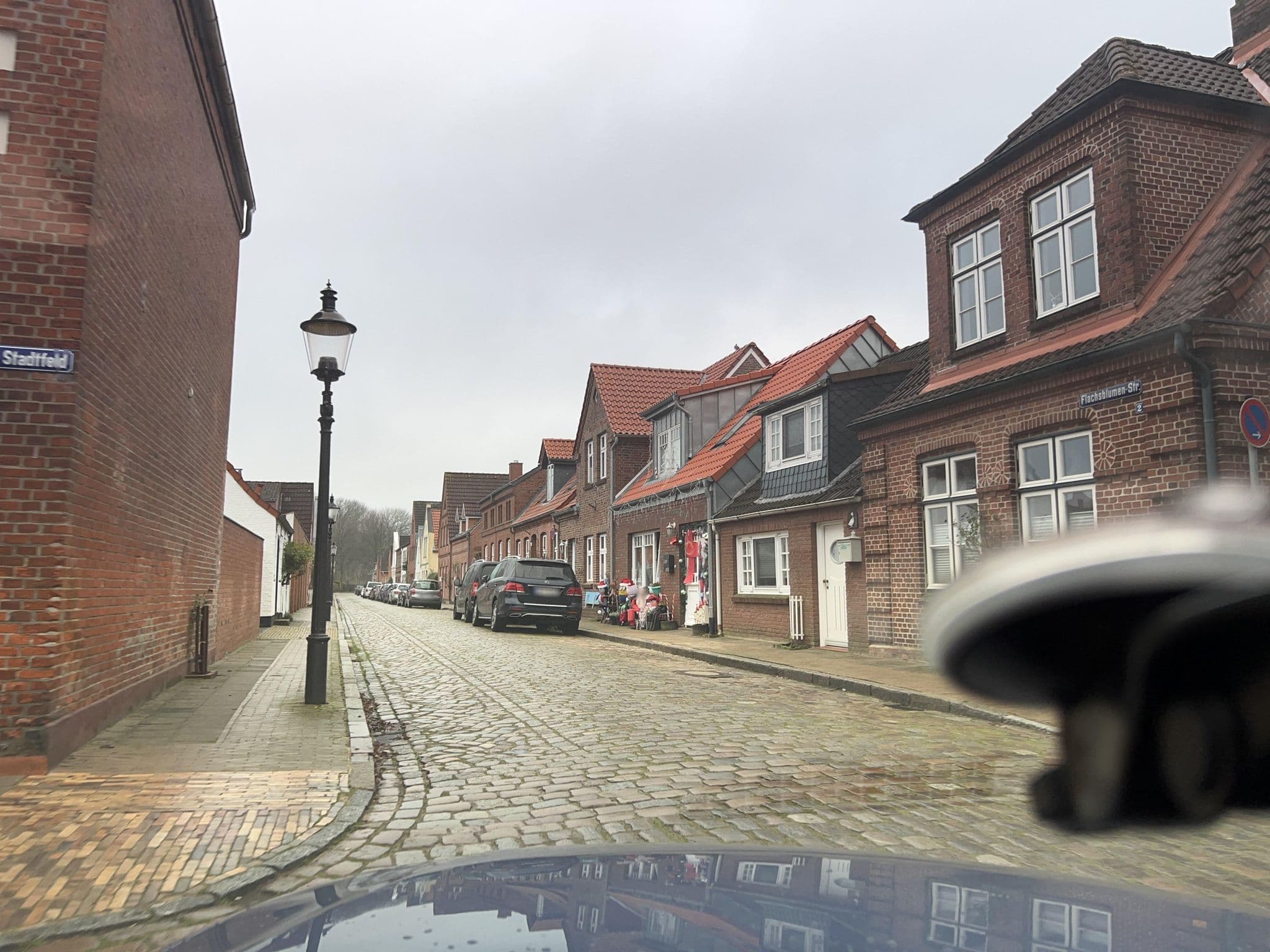 Street view near Das Fabrikantenhaus, Lehe — © robffm (CC BY-SA · Mapillary)