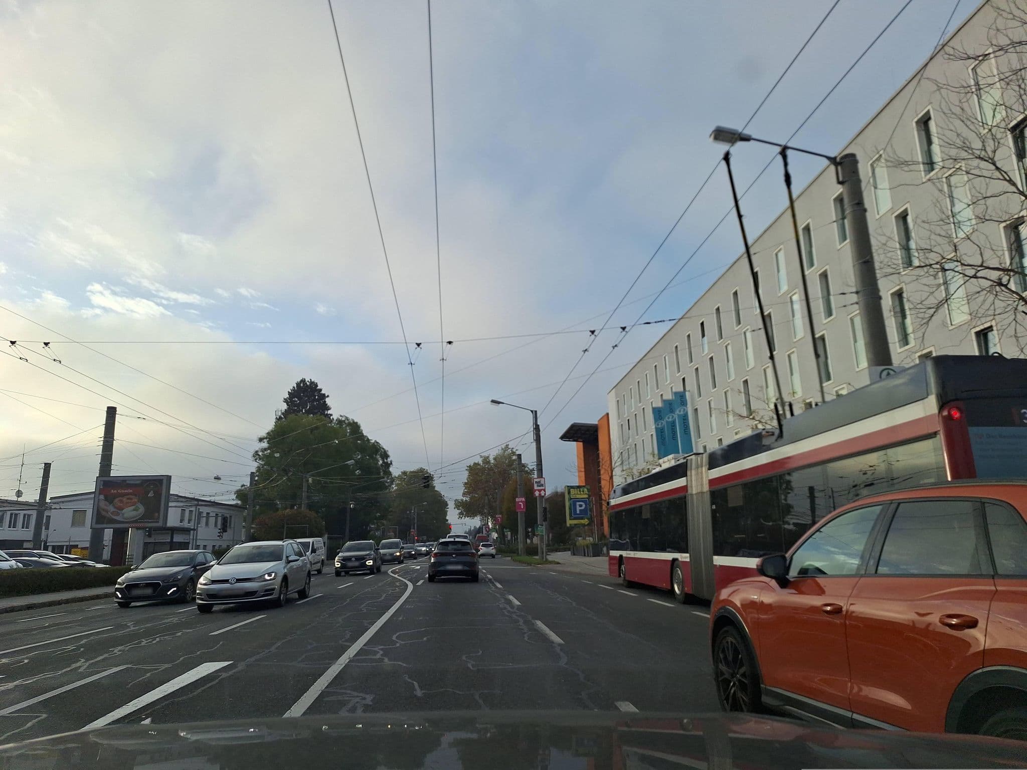 Street view near Motel One - Salzburg-Süd, Glasenbach — © gob (CC BY-SA · Mapillary)