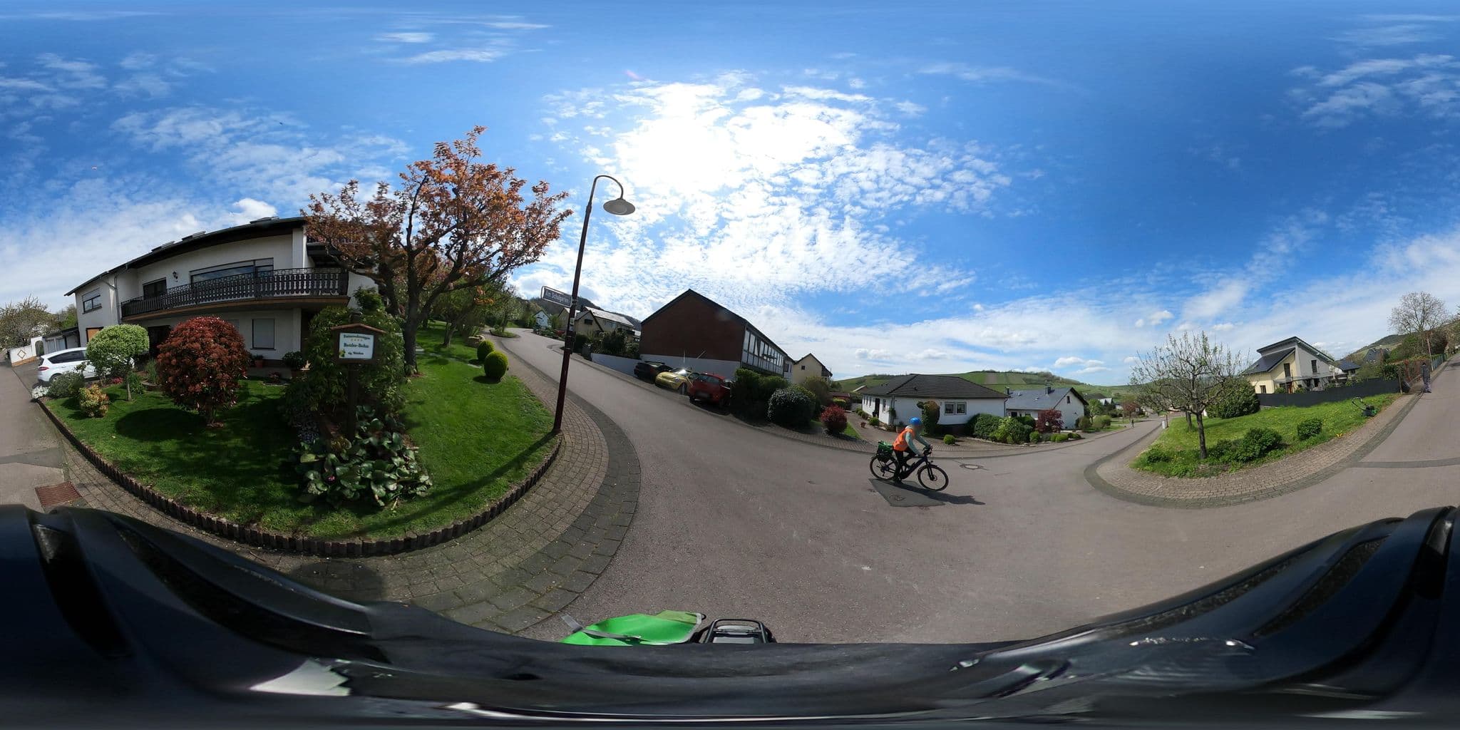 Street view near Bottler-Bohn, Lieser — © Mobilitaetswerk (CC BY-SA · Mapillary)