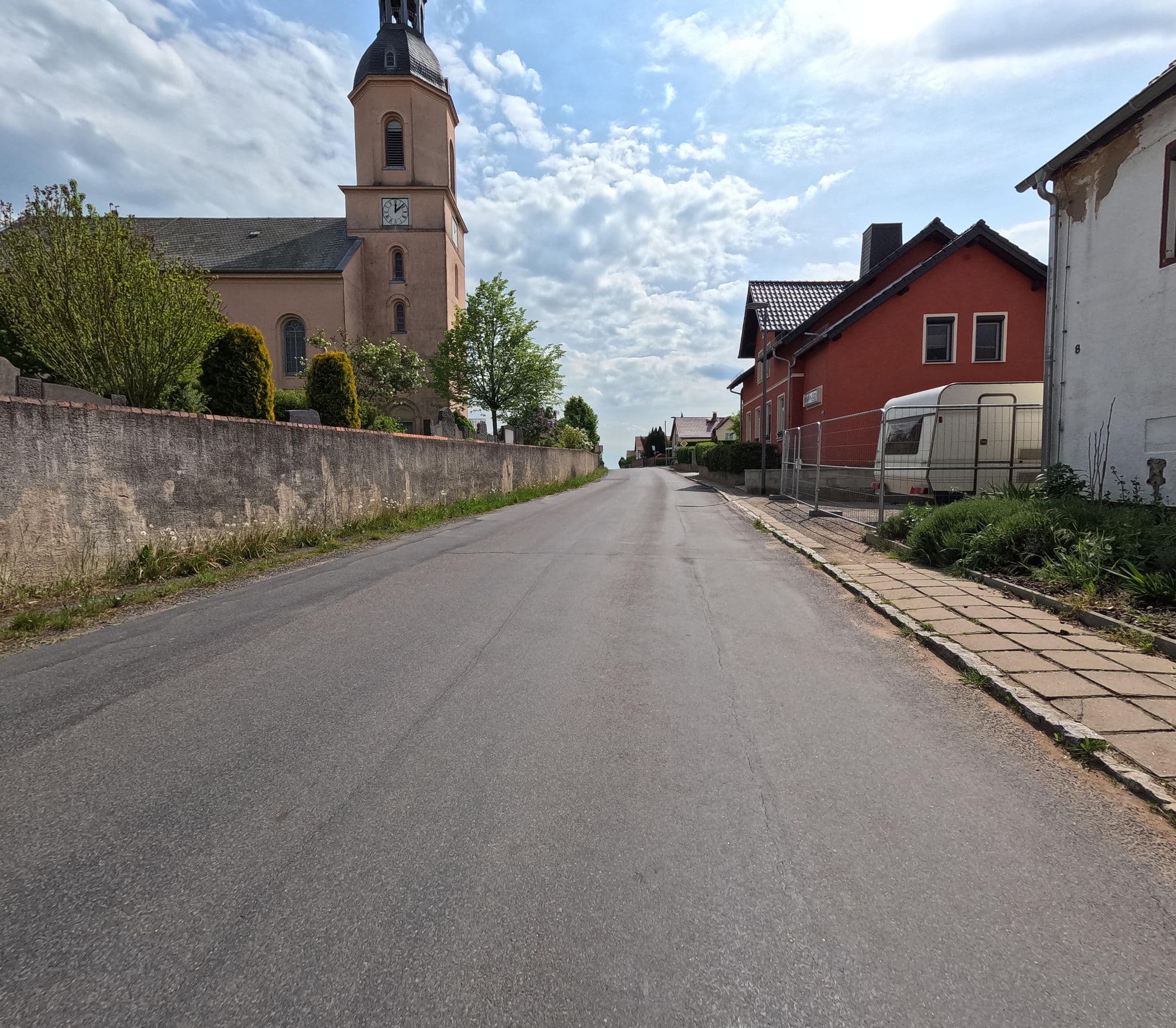 Street view near Pension "Zum Löwen", Wildenhain — © Suricata (CC BY-SA · Mapillary)