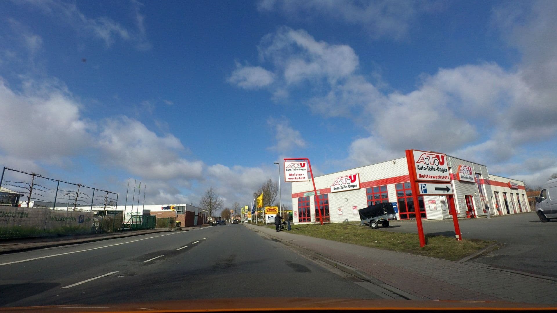 Street view near SKY Hotel Cloppenburg, Cloppenburg — © moenk (CC BY-SA · Mapillary)