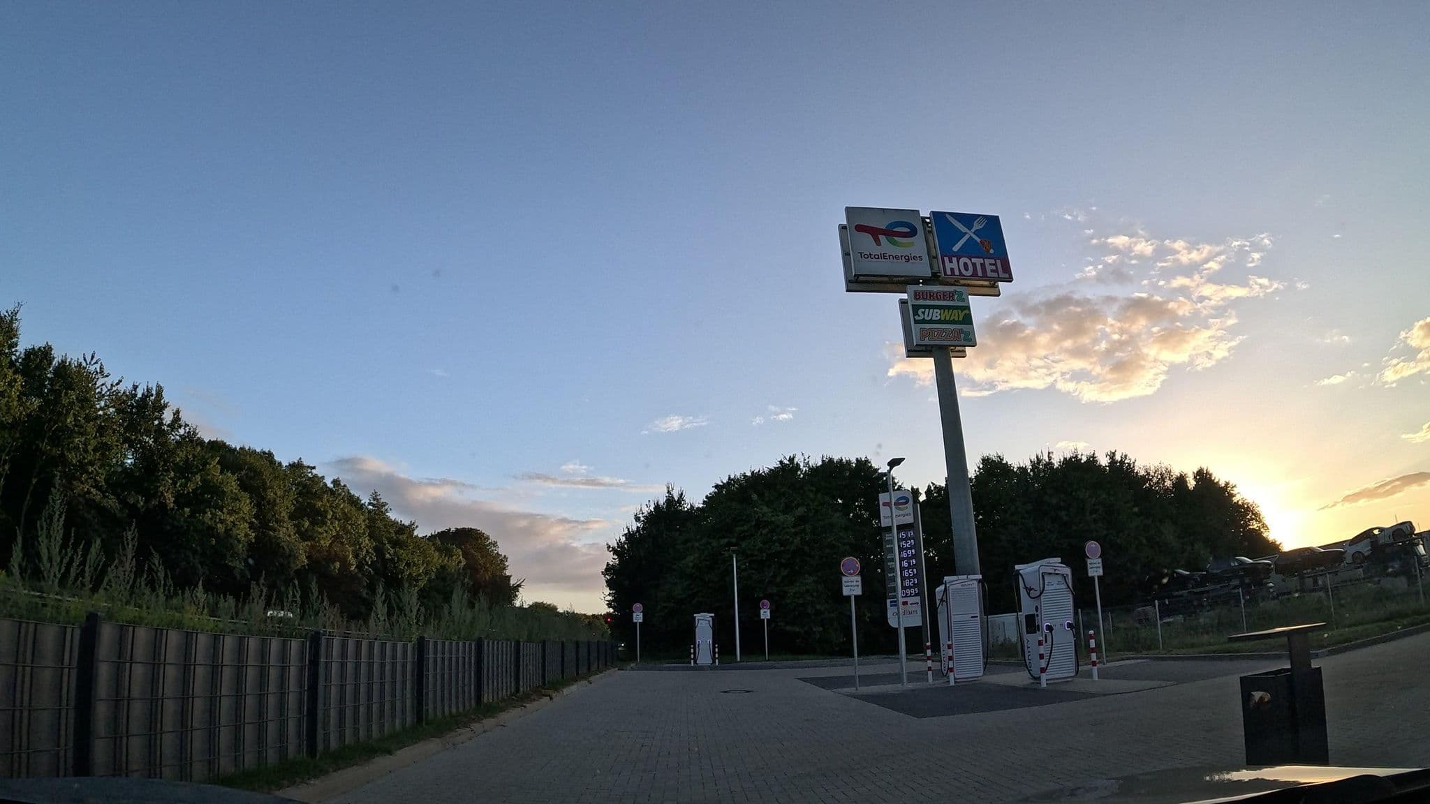 Street view near Hotel Cloppenburg, Cloppenburg — © thewizard (CC BY-SA · Mapillary)