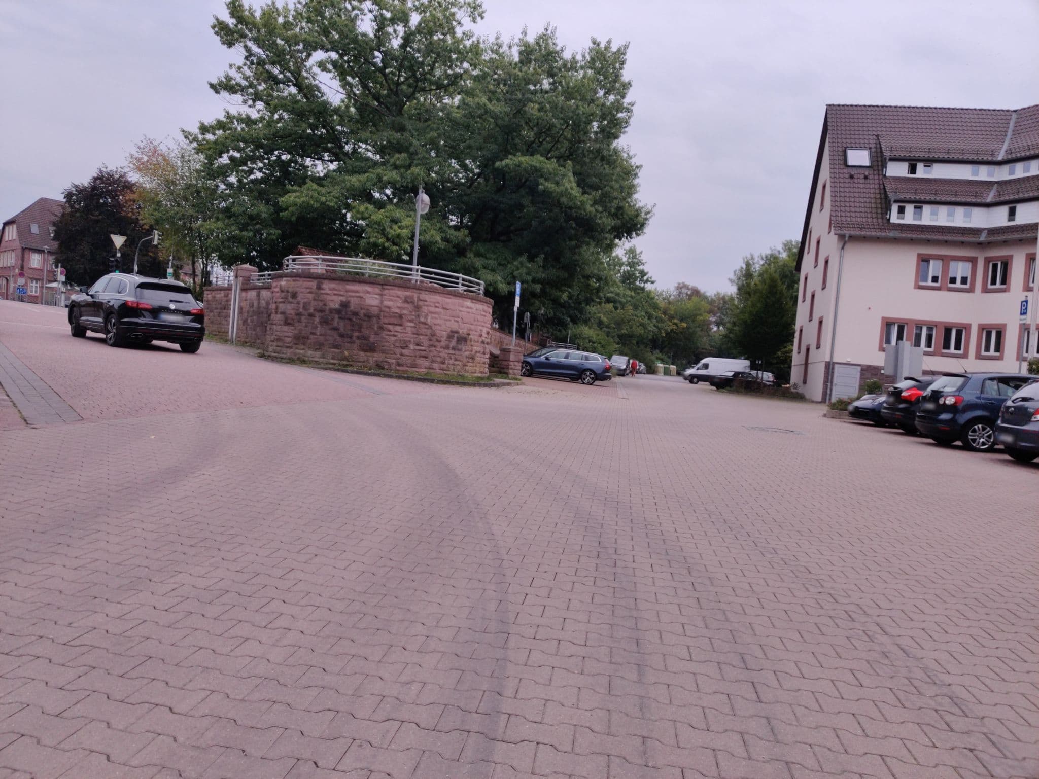 Street view near Weserhotel Schwager, Holzminden — © aceini (CC BY-SA · Mapillary)