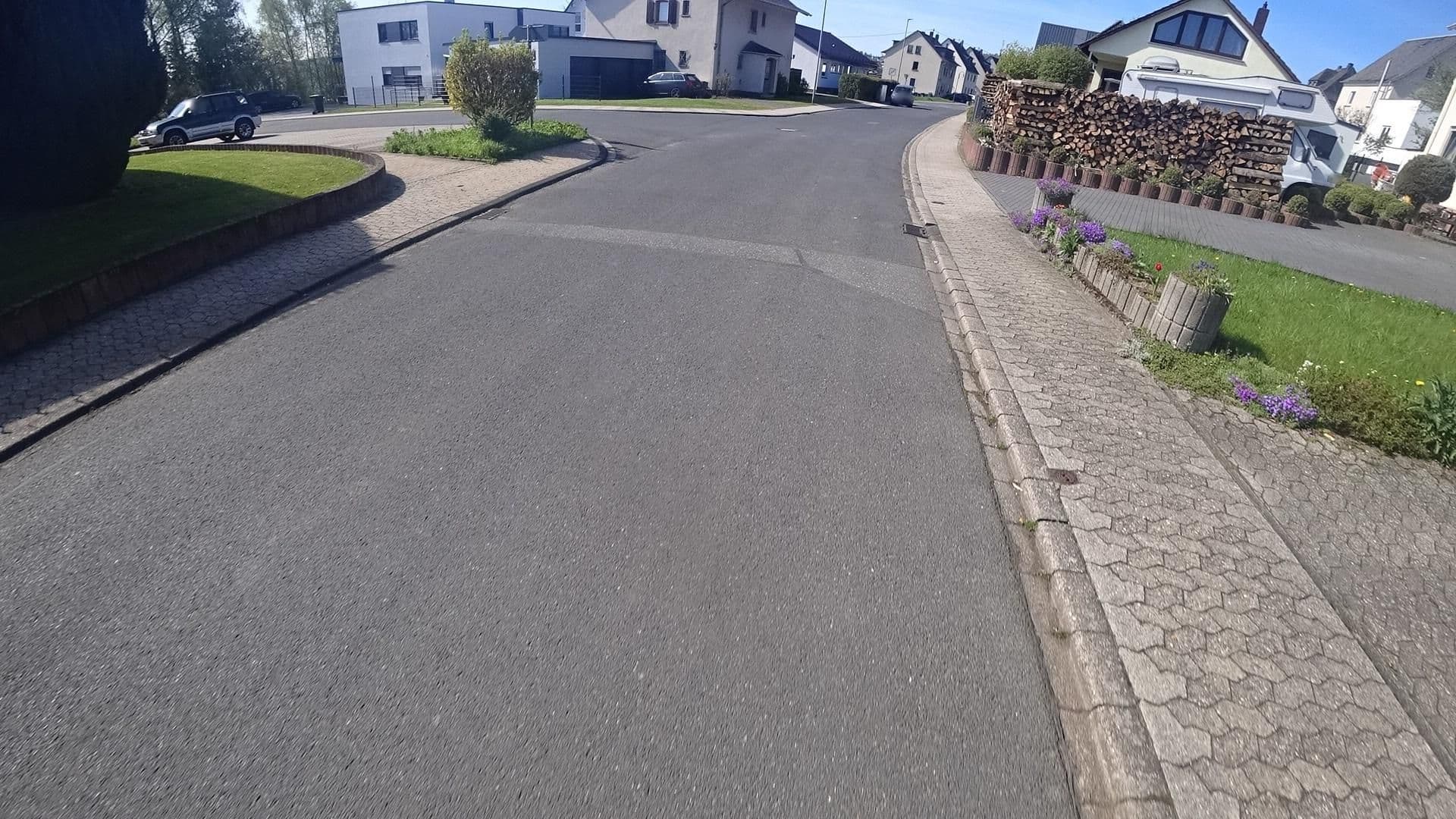 Street view near Ferienwohnung Haus Feld, Kaisersesch — © Vosgivince (CC BY-SA · Mapillary)