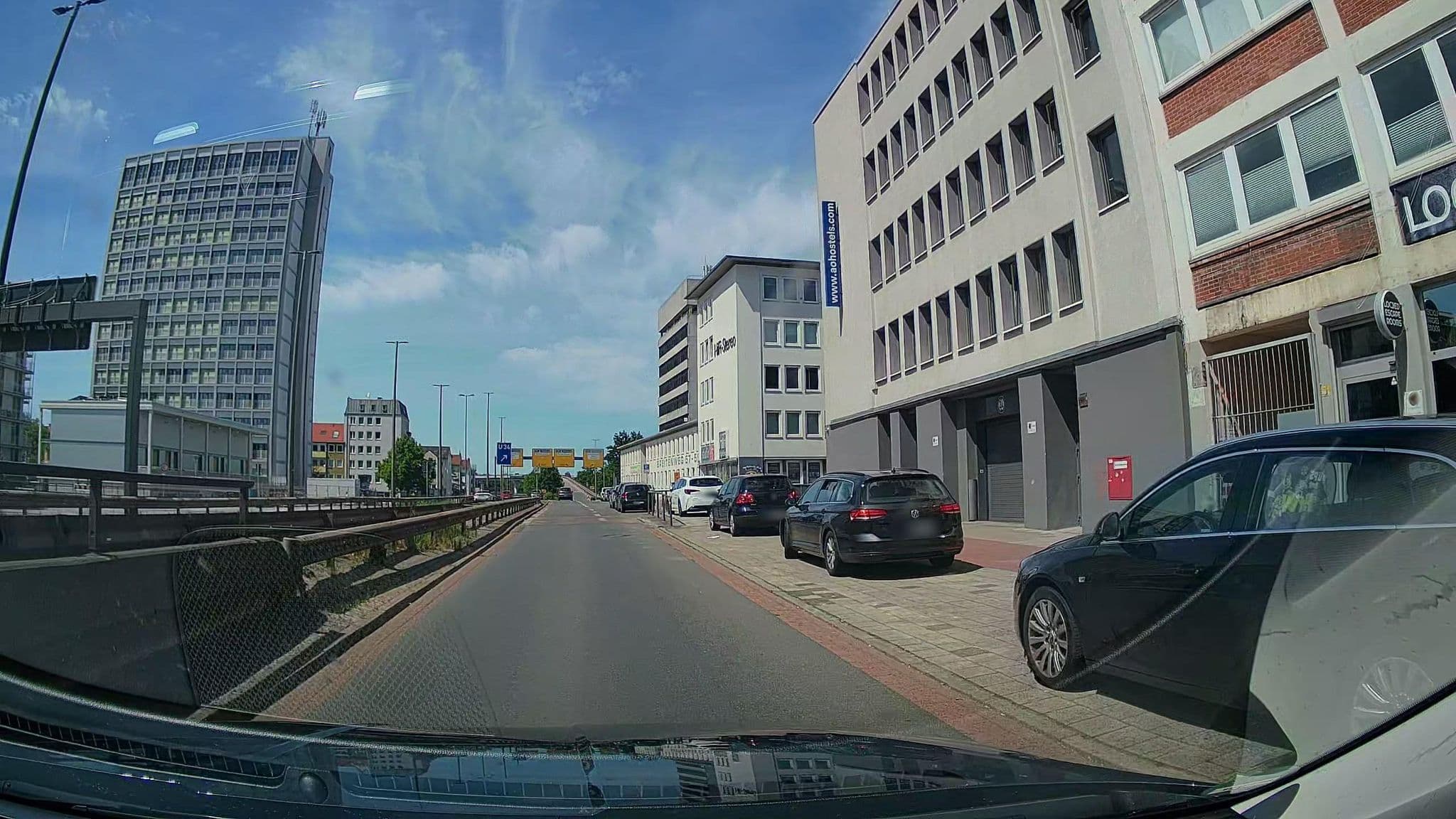 Street view near A&O Bremen Hauptbahnhof, Bremen — © StefanS79 (CC BY-SA · Mapillary)