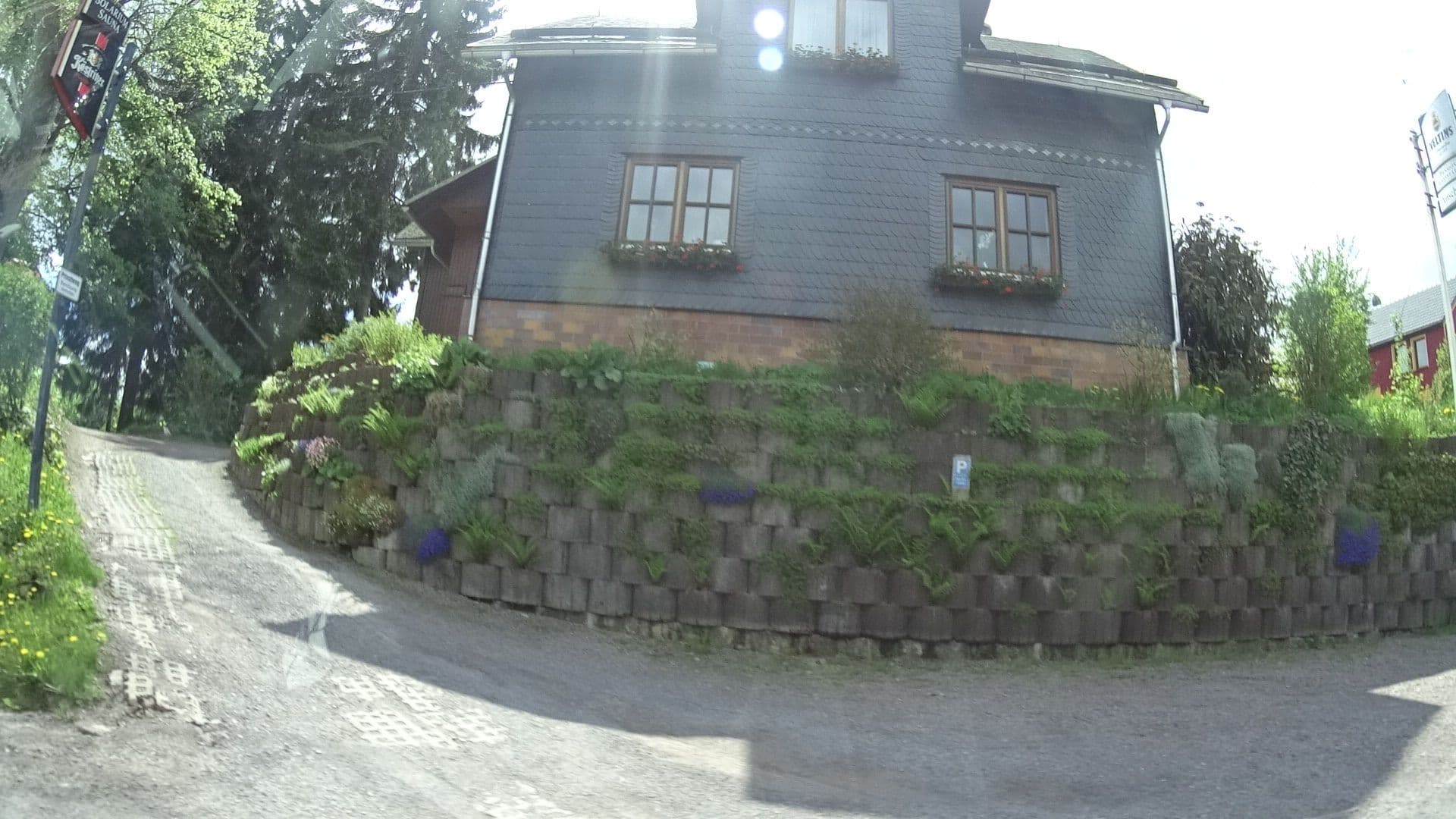 Street view near Pension Anschütz, Schmiedefeld am Rennsteig — © ramap (CC BY-SA · Mapillary)
