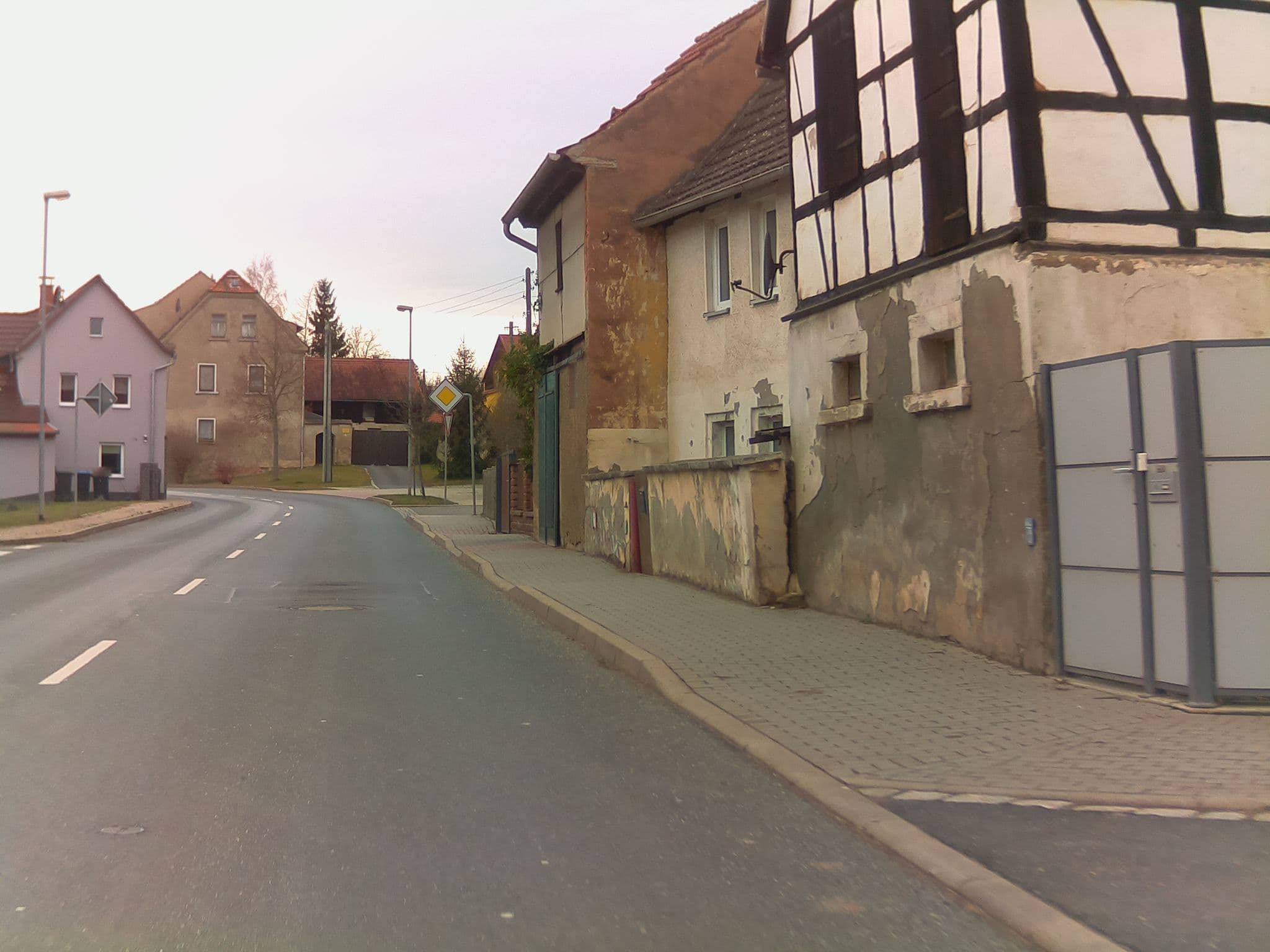 Street view near Gaststätte und Pension Schmidt, Scheubengrobsdorf — © ramap (CC BY-SA · Mapillary)