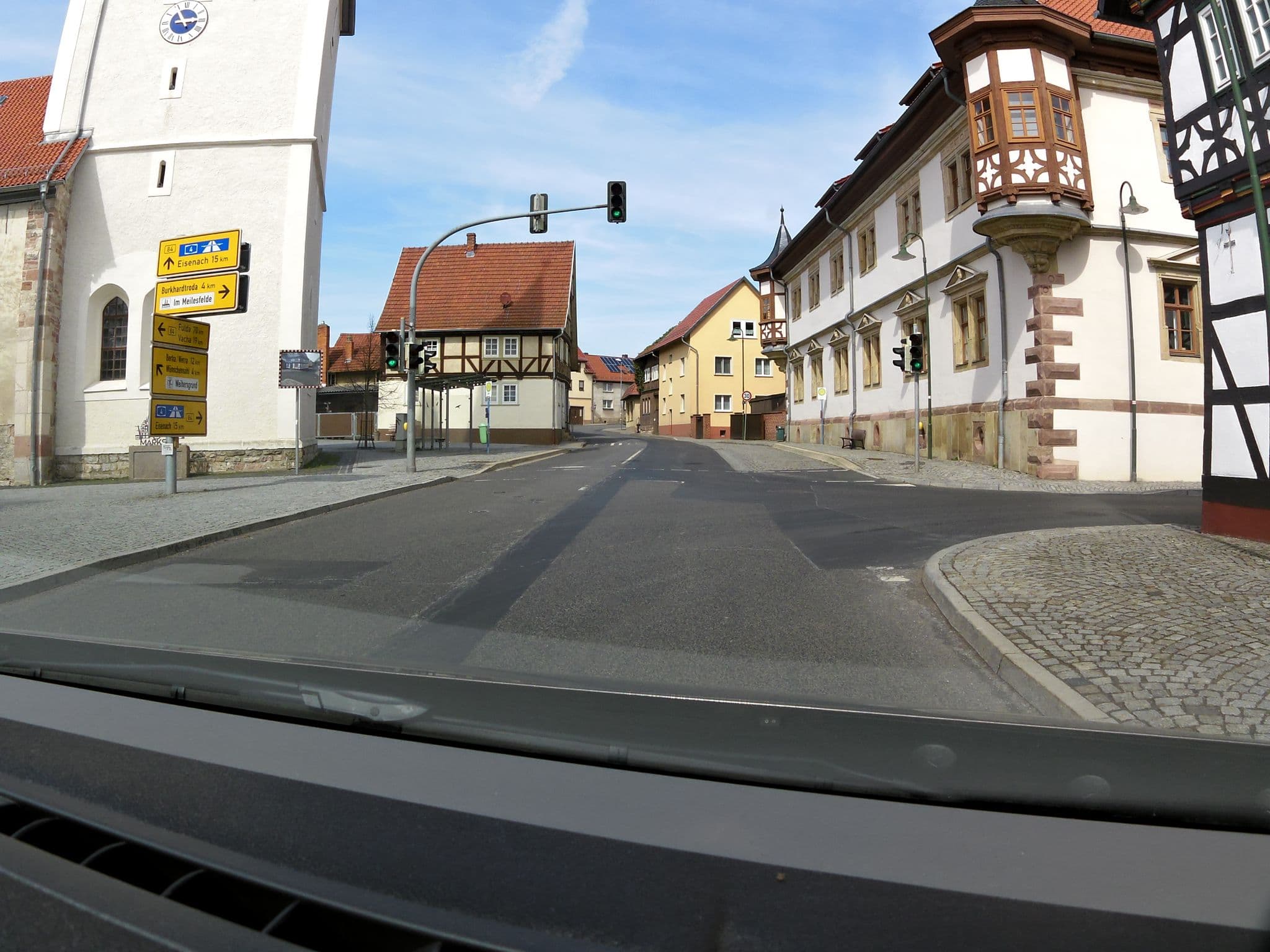 Street view near Gasthaus Zum Goldnen Engel, Marksuhl — © zoegglmeyr1 (CC BY-SA · Mapillary)