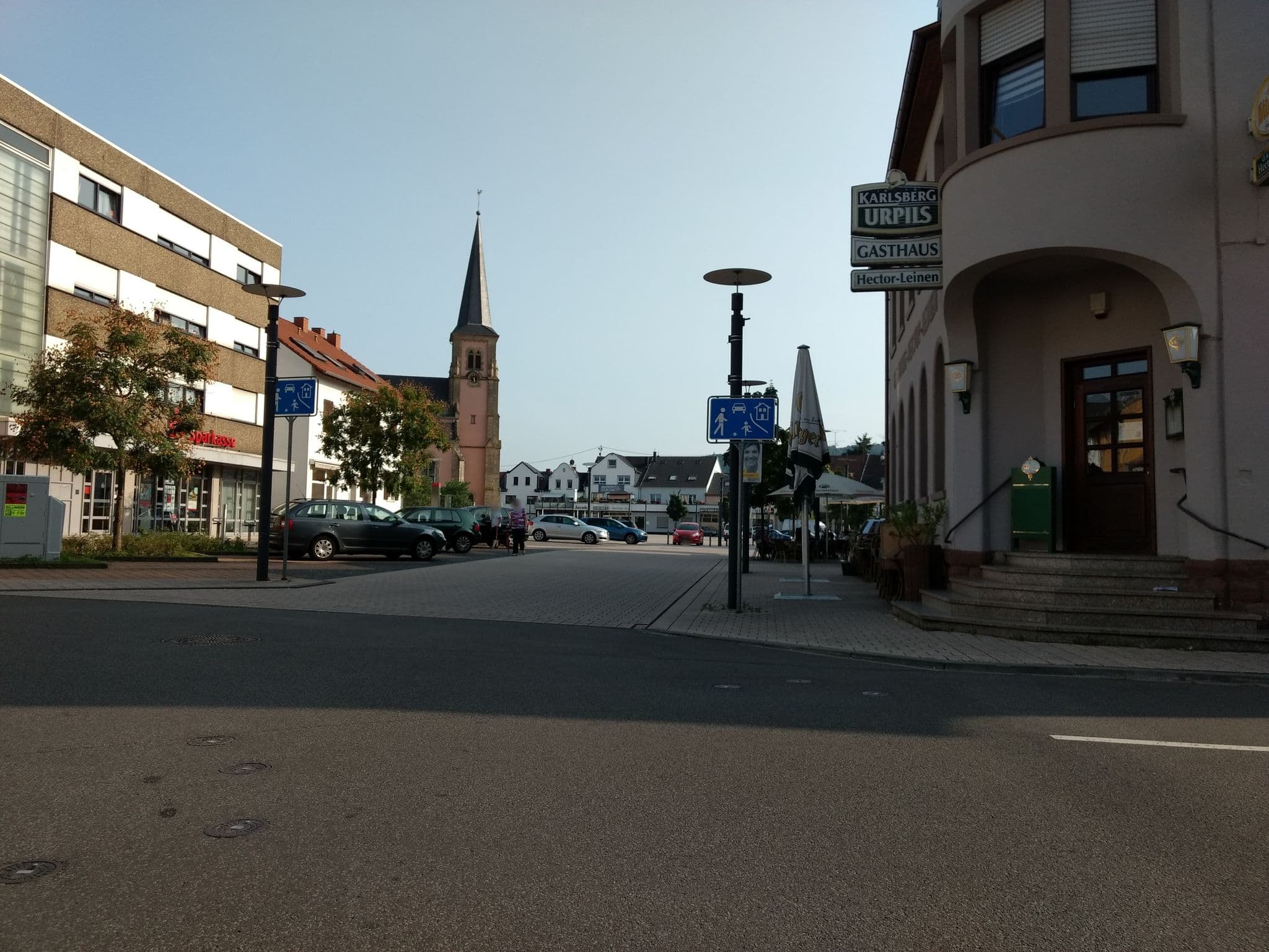 Street view near Gasthaus Hector Leinen, Dillingen — © lokilech (CC BY-SA · Mapillary)