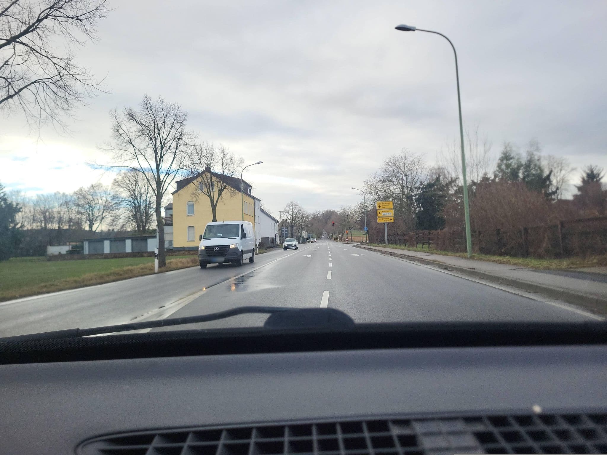 Street view near Rotes Einhorn, Kreuzau — © walldi222 (CC BY-SA · Mapillary)
