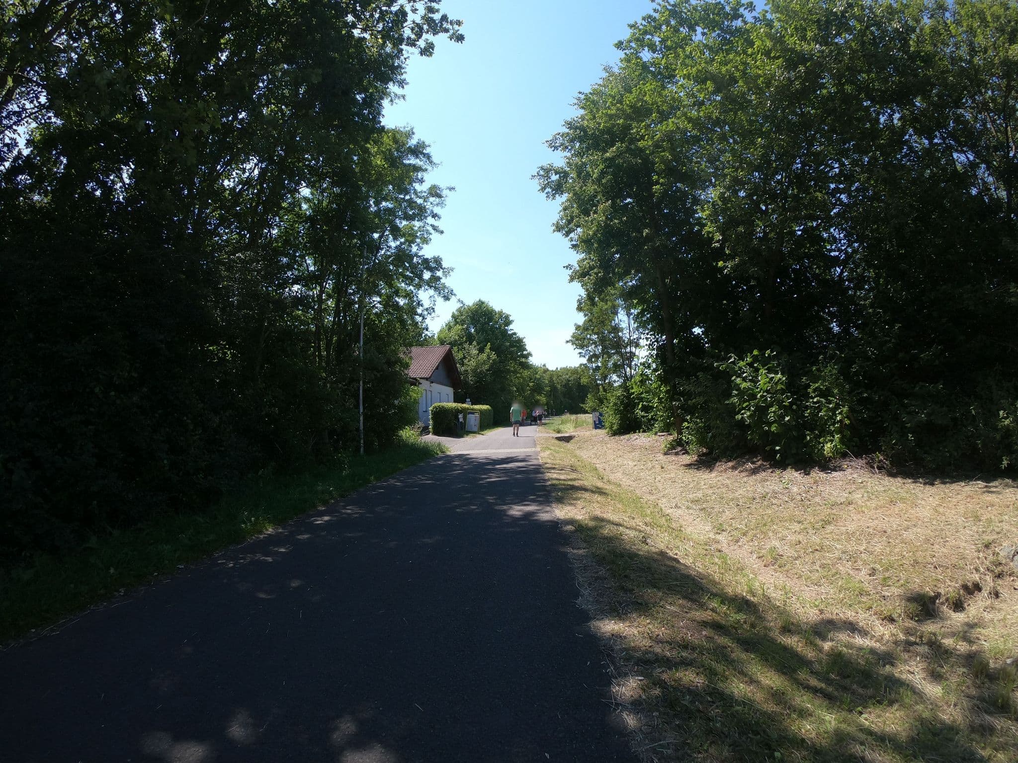 Street view near Wohnmobilstellplatz am Aartalsee Bischoffen, Bischoffen — © grinninghamster (CC BY-SA · Mapillary)