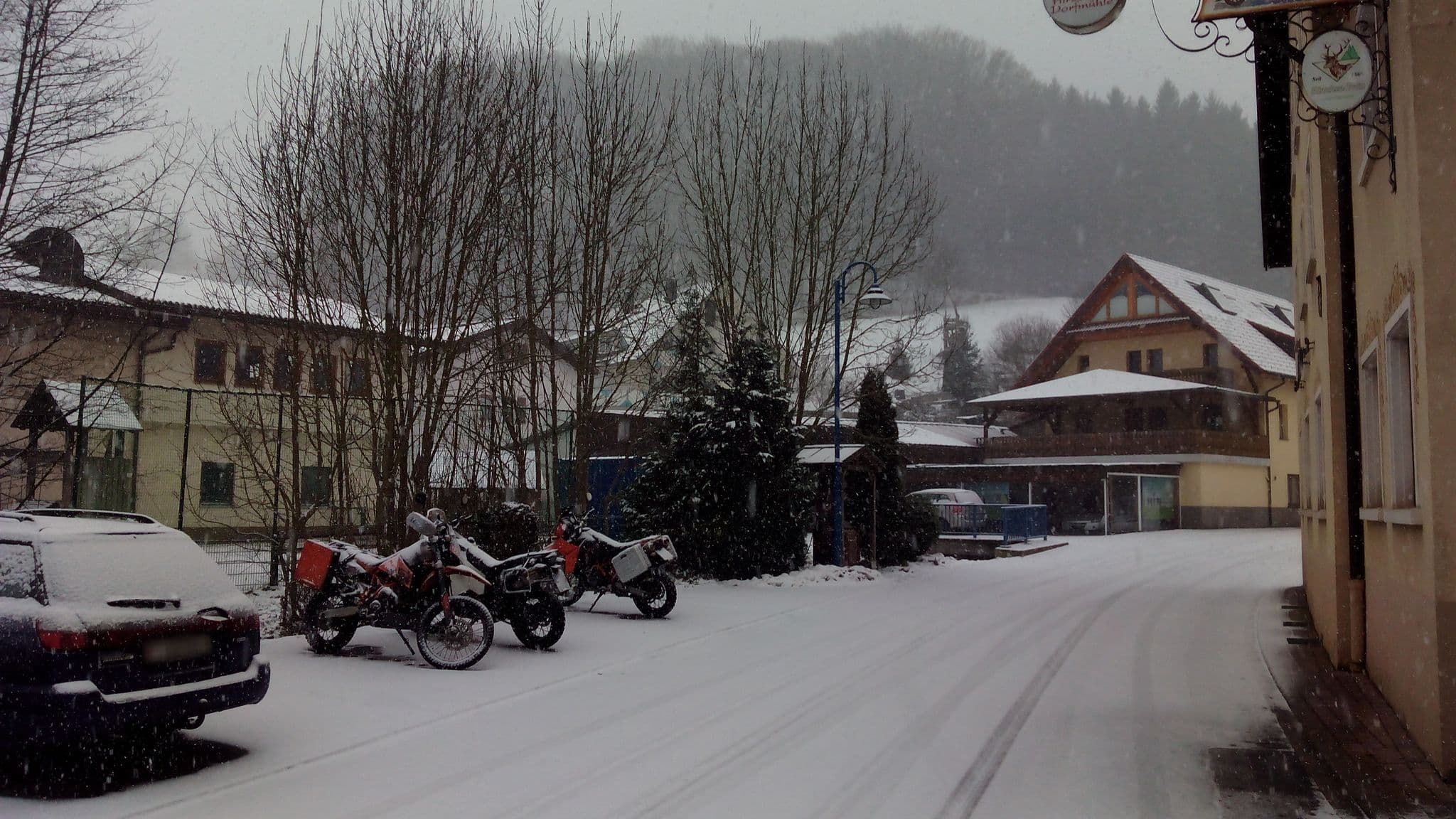 Street view near Hirschen-Dorfmühle, Elzach — © dulliman (CC BY-SA · Mapillary)