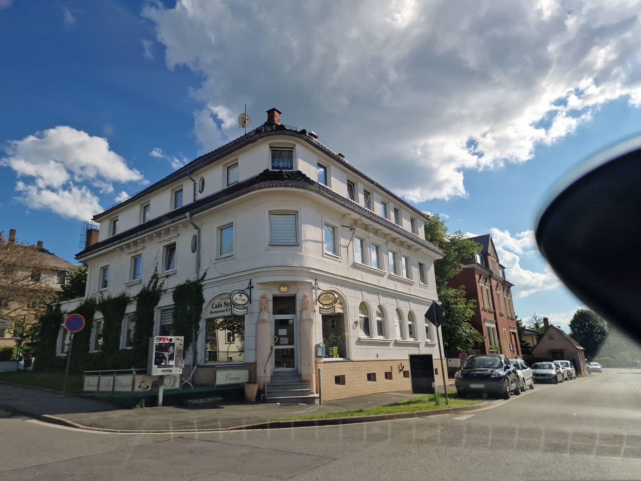 Street view near Pension Syrau, Syrau — © canislupus (CC BY-SA · Mapillary)