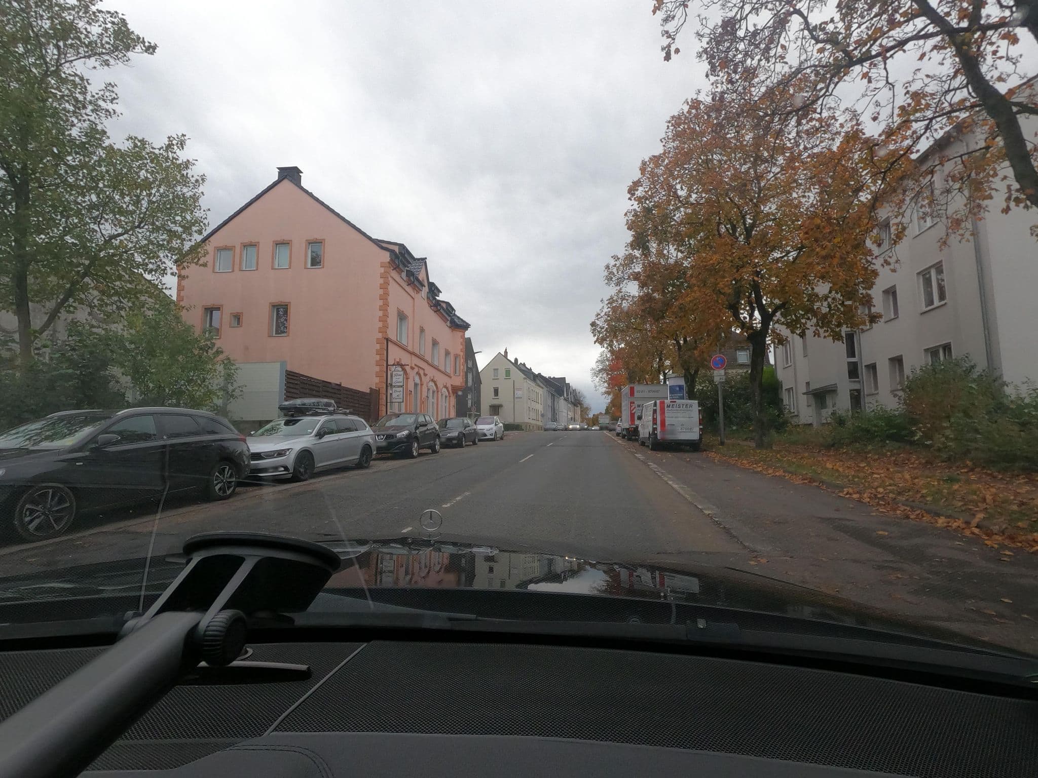 Street view near Hotel an der Lantert, Velbert — © saschahaberkorn (CC BY-SA · Mapillary)