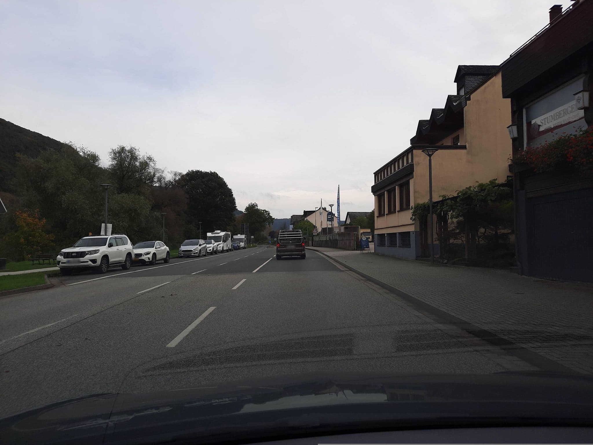 Street view near Hotel Stumbergers, Cochem — © Lowiekse (CC BY-SA · Mapillary)