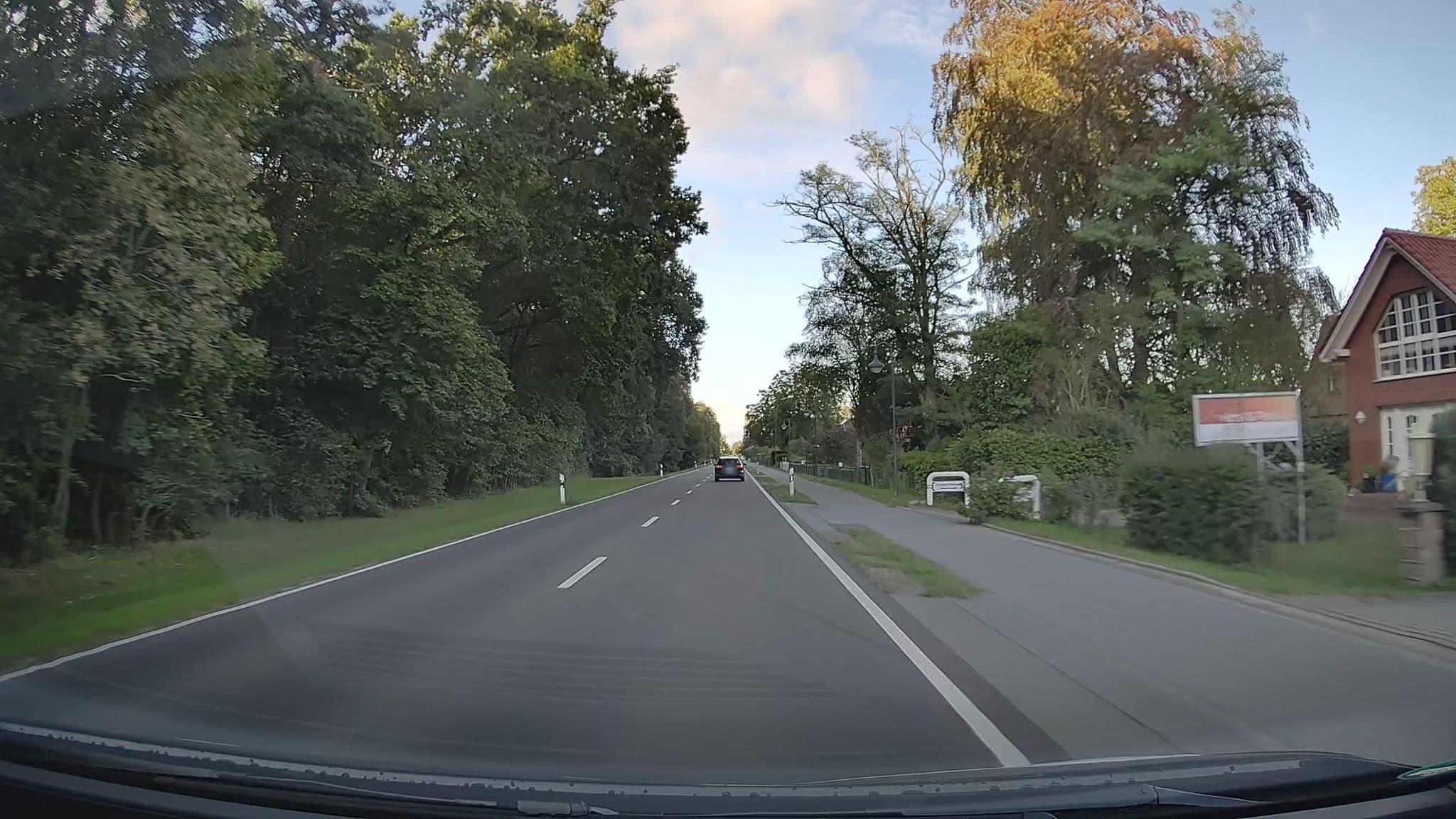 Street view near Hotel und Pension Brilke Negast, Wendorf — © hendel (CC BY-SA · Mapillary)