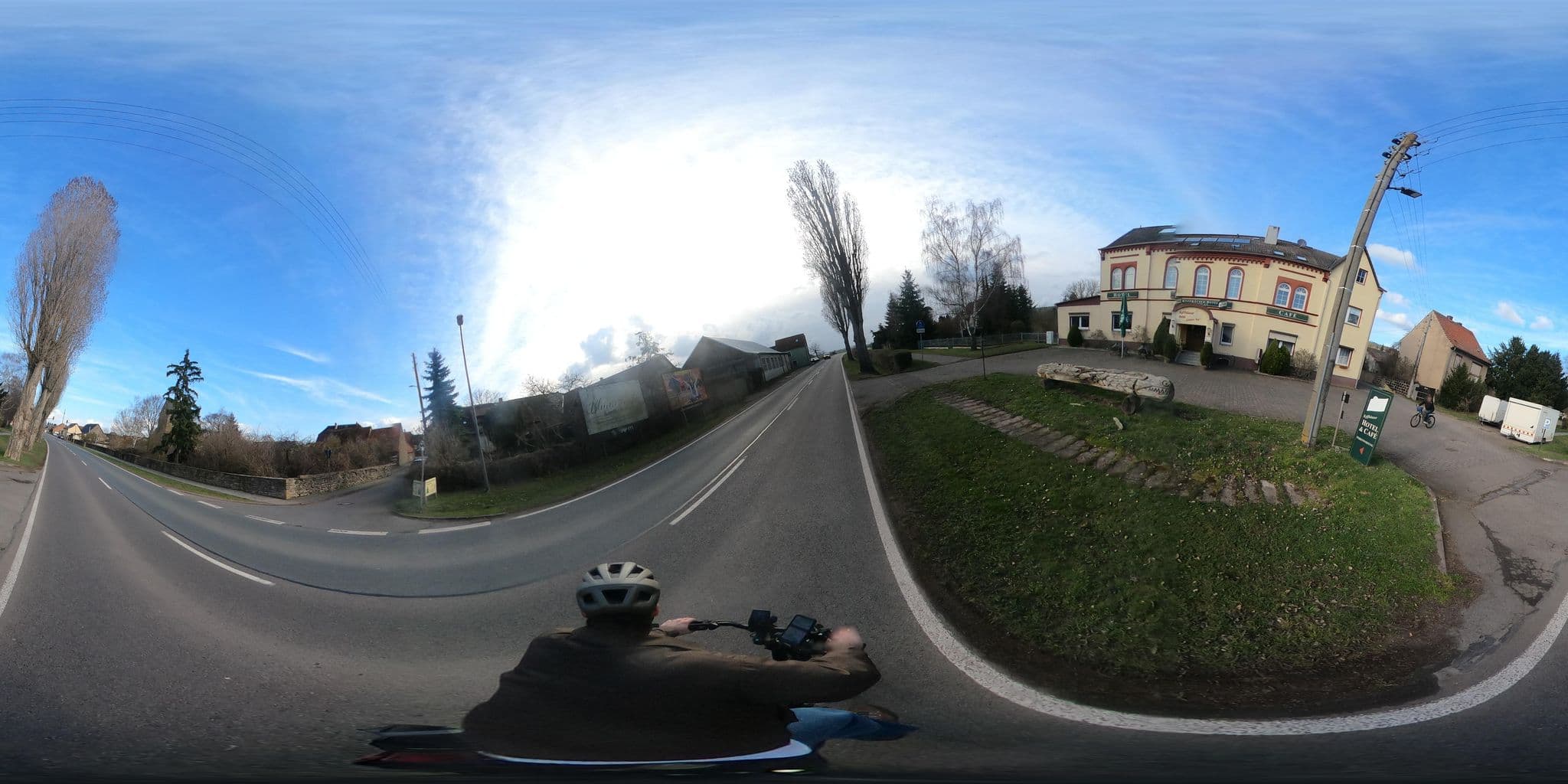 Street view near Kyffhäuser Hotel „Goldene Aue“, Bennungen — © Planungsgesellschaft_RV-K (CC BY-SA · Mapillary)
