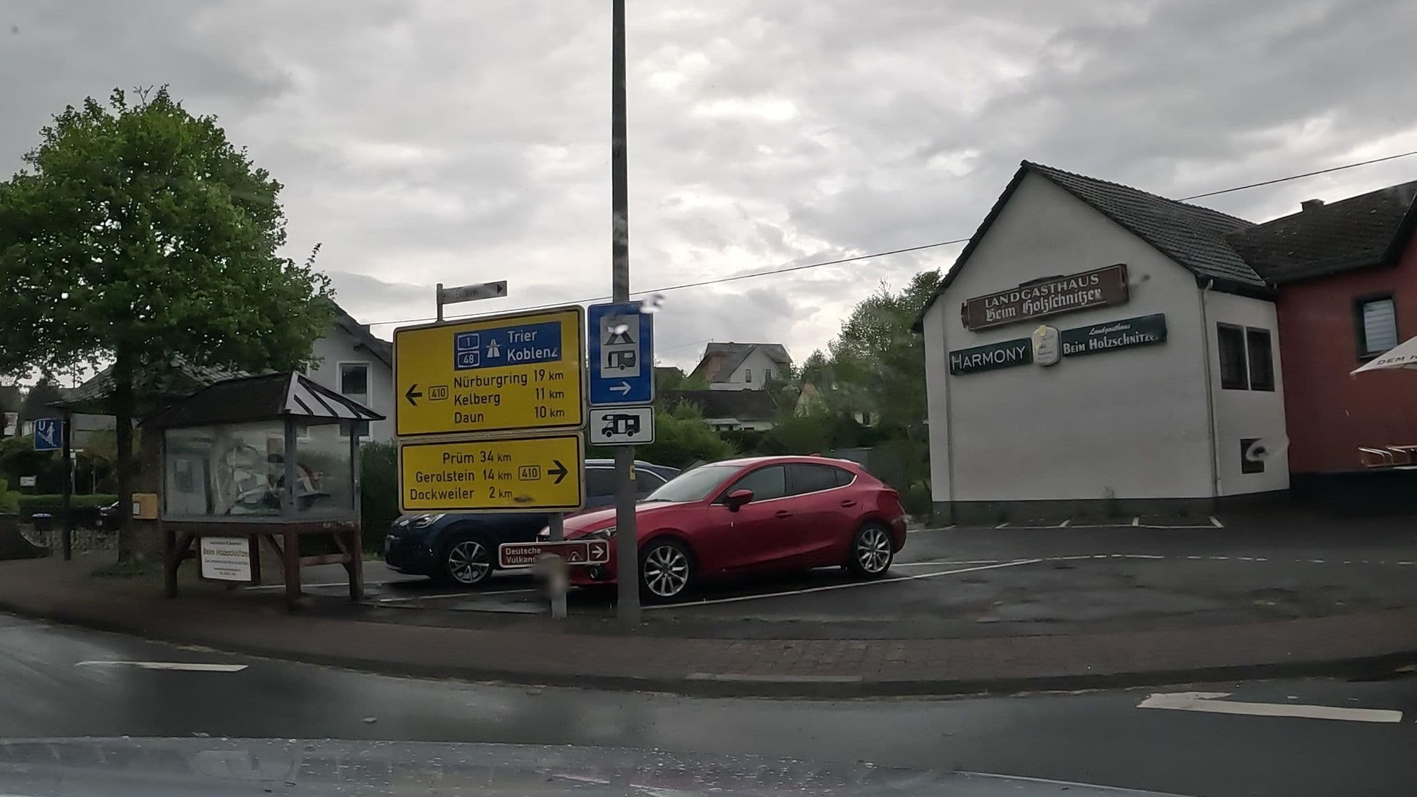 Street view near Beim Holzschintzer, Daun — © stefanro74 (CC BY-SA · Mapillary)