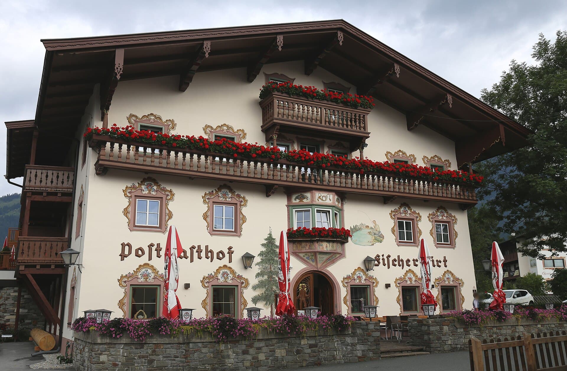 Postgasthof Fischerwirt (via Wikimedia Commons, CC BY-SA 3.0)