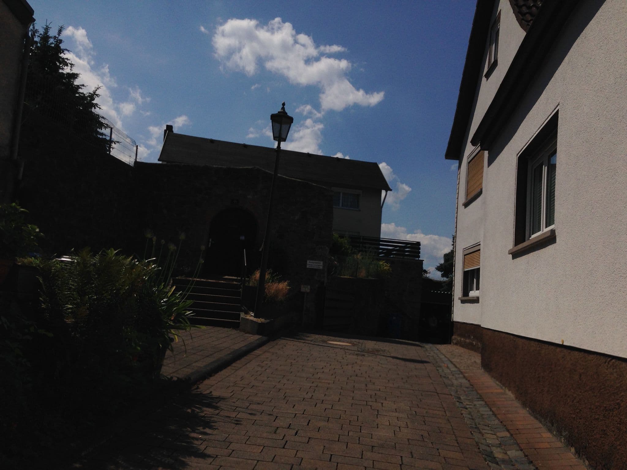 Street view near Ferienwohnung "Talblick" am Gleiberg, Heuchelheim — © dominik354 (CC BY-SA · Mapillary)
