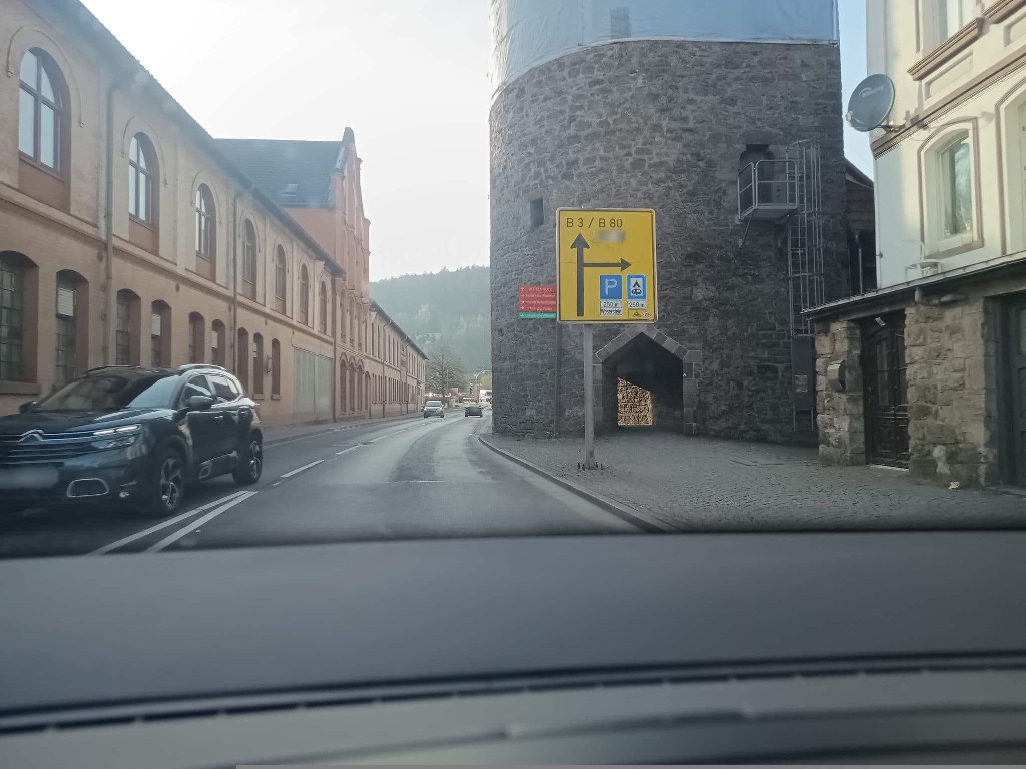 Street view near Radbrunnenhaus, Hannoversch Münden — © zuse (CC BY-SA · Mapillary)