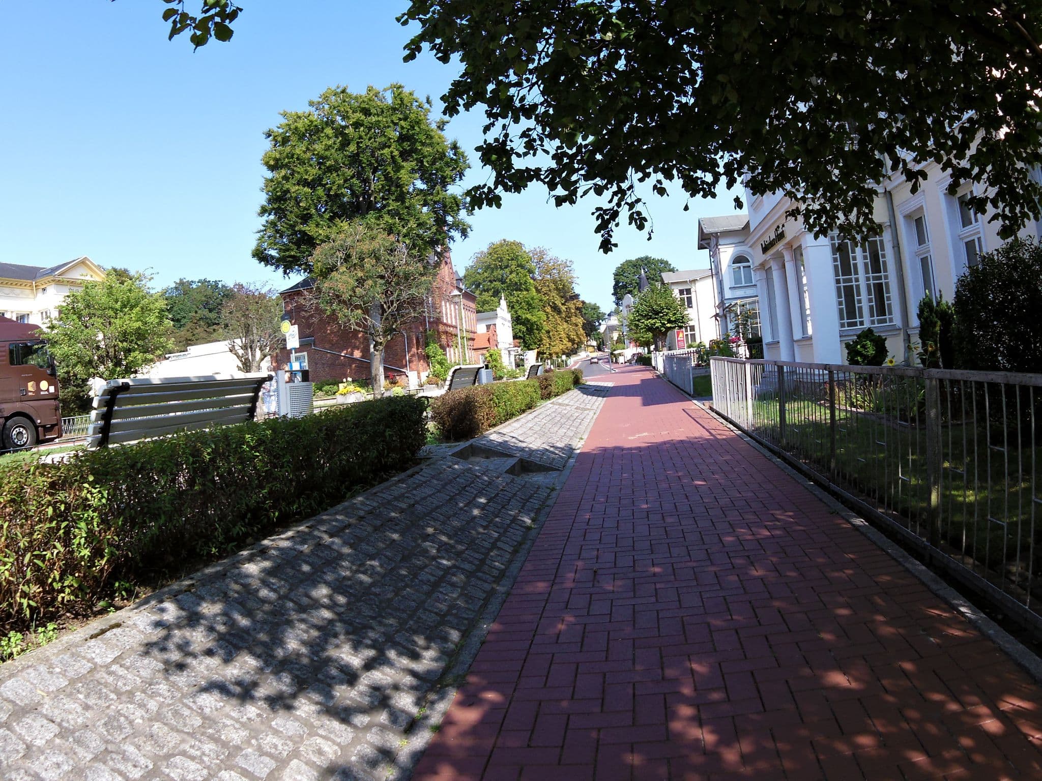 Street view near Baltisches Haus, Seebad Heringsdorf — © zoegglmeyr (CC BY-SA · Mapillary)