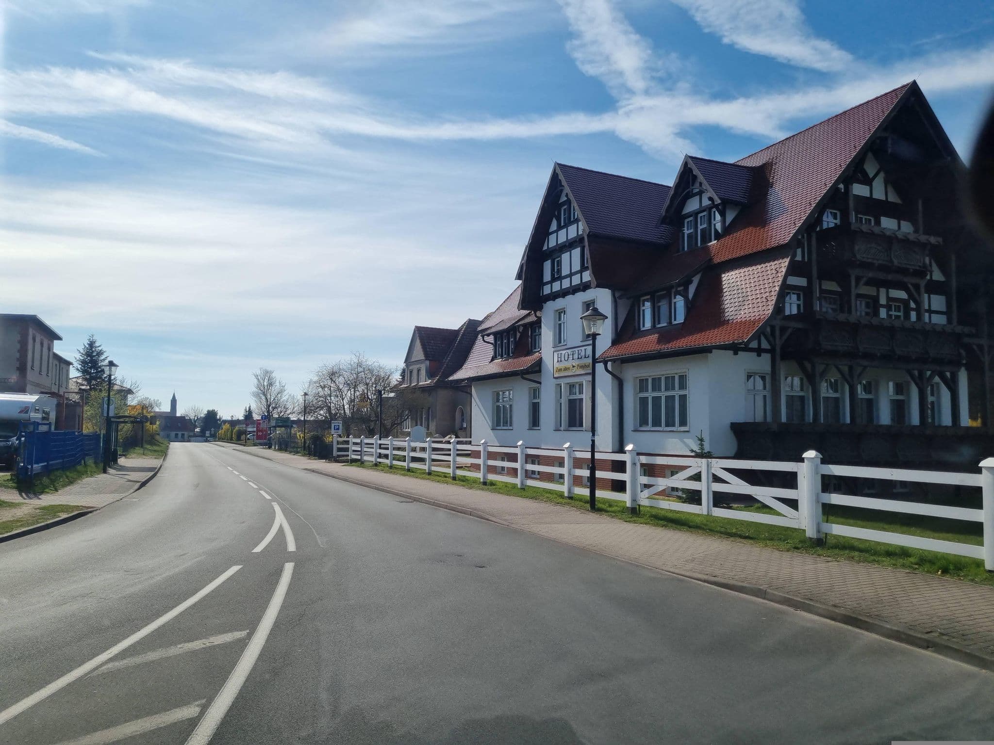 Street view near Hotel Zum alten Ponyhof, Niemegk — © dsmm (CC BY-SA · Mapillary)