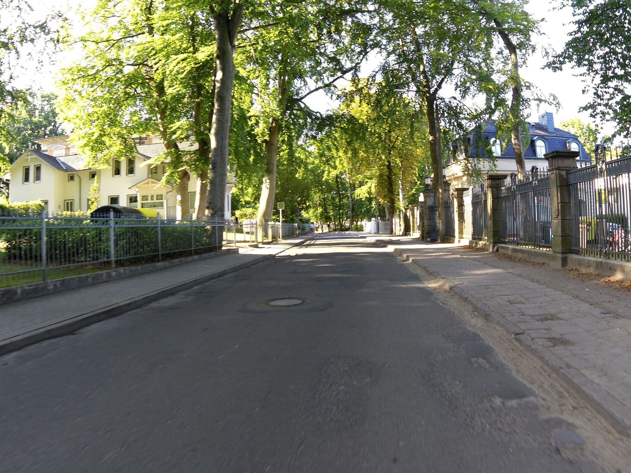 Street view near Residenz Bleichröder, Seebad Heringsdorf — © zoegglmeyr (CC BY-SA · Mapillary)