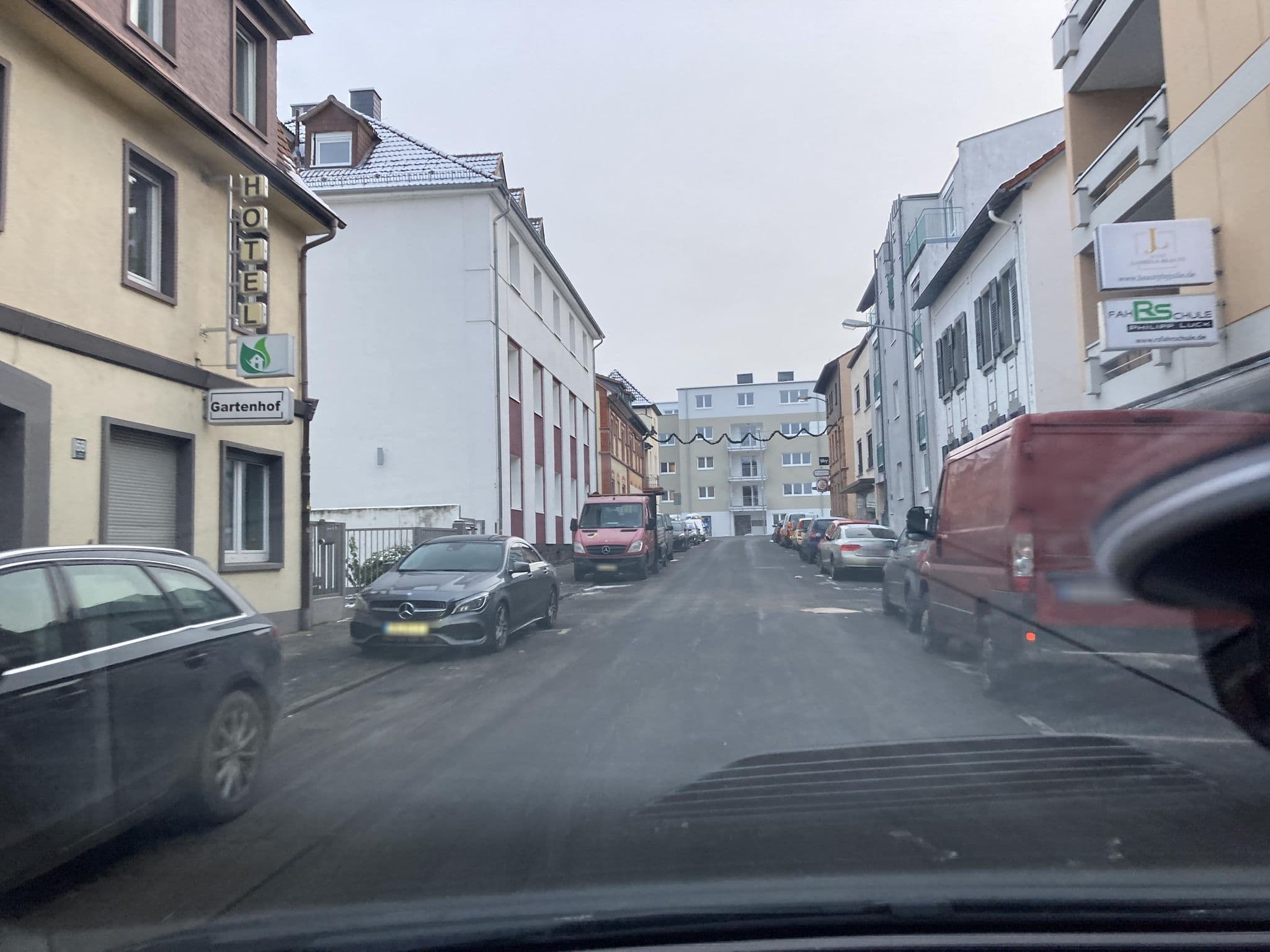 Street view near Hotel Gartenhof, Mühlheim am Main — © robffm (CC BY-SA · Mapillary)