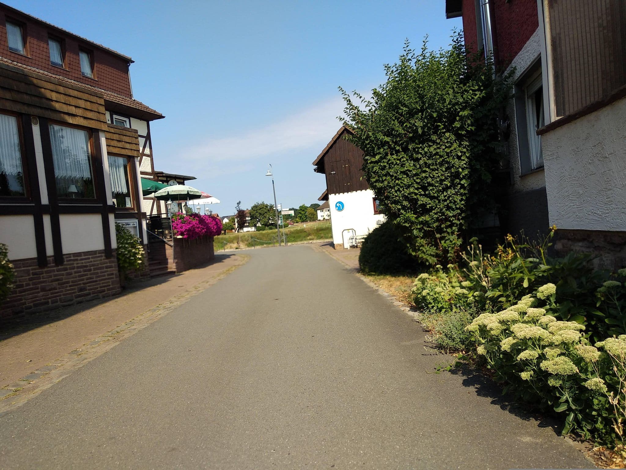 Street view near Gasthaus Zur Fähre, Bad Karlshafen — © steinm (CC BY-SA · Mapillary)