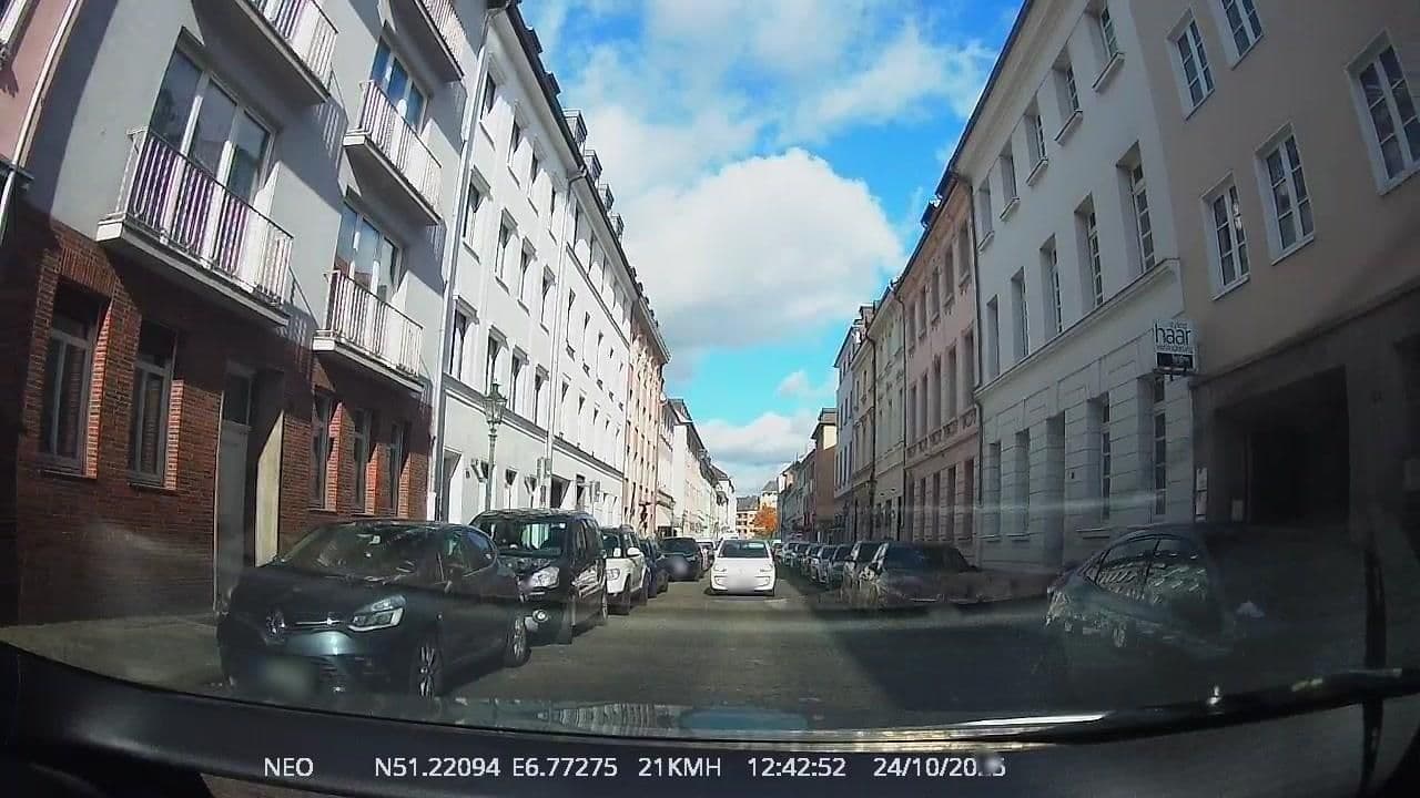 Street view near Townhouse Düsseldorf, Düsseldorf — © TechniPorter (CC BY-SA · Mapillary)