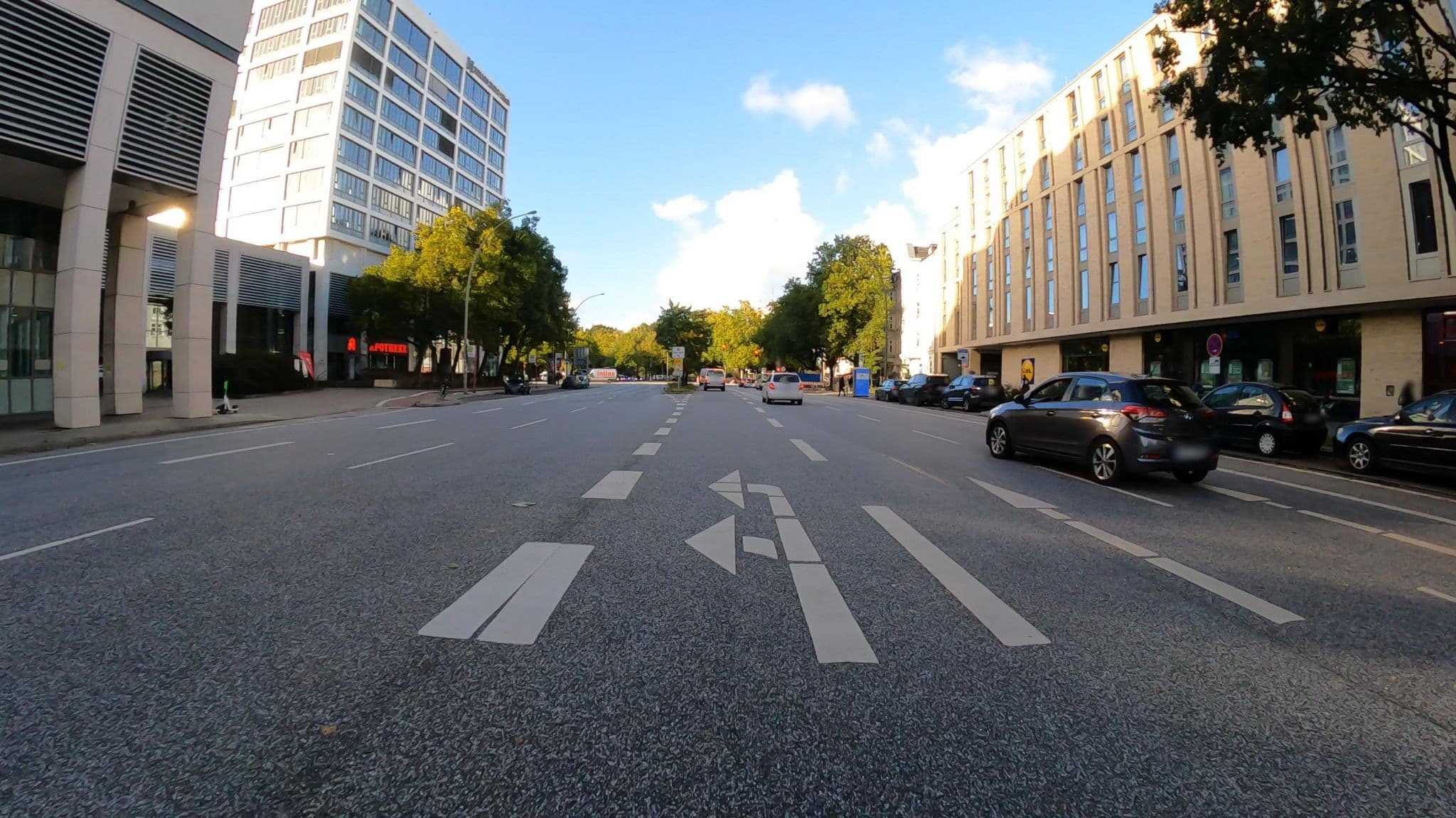 Street view near Prizeotel Hamburg-St. Pauli, Altona-Altstadt — © veloroute_hamburg (CC BY-SA · Mapillary)