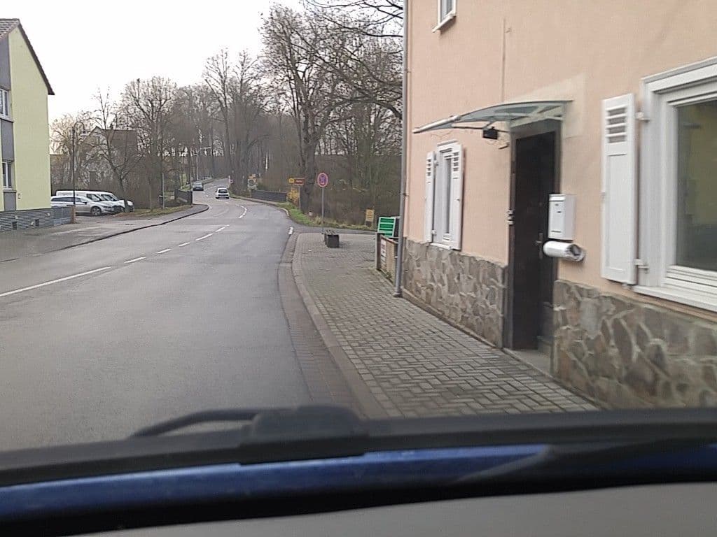 Street view near Zimmervermietung Behrendt, Bad Nauheim — © scg1176 (CC BY-SA · Mapillary)