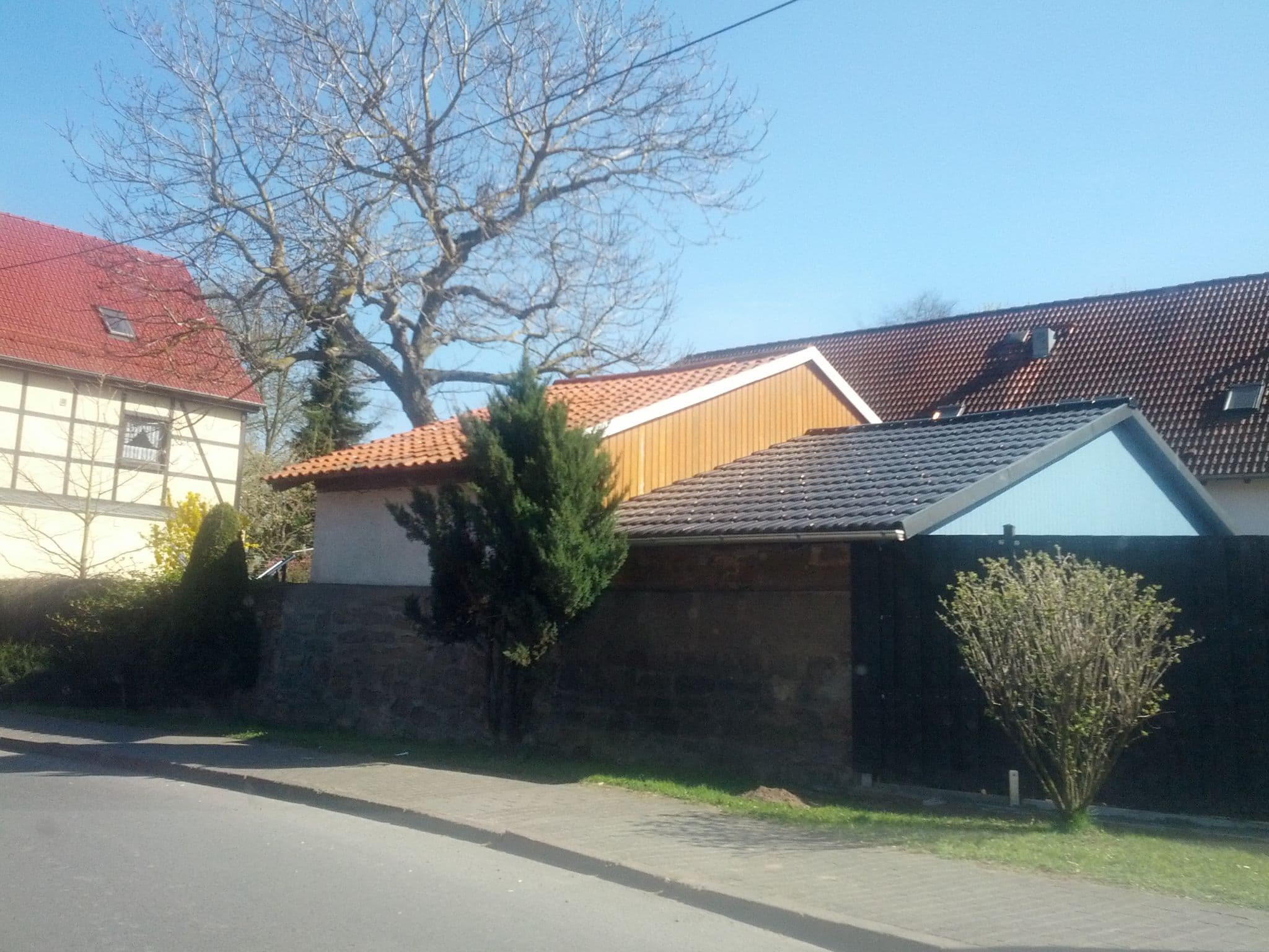 Street view near Parkgaststätte Laucha - Biergarten und Pension, Mechterstädt — © zoegglmeyr (CC BY-SA · Mapillary)