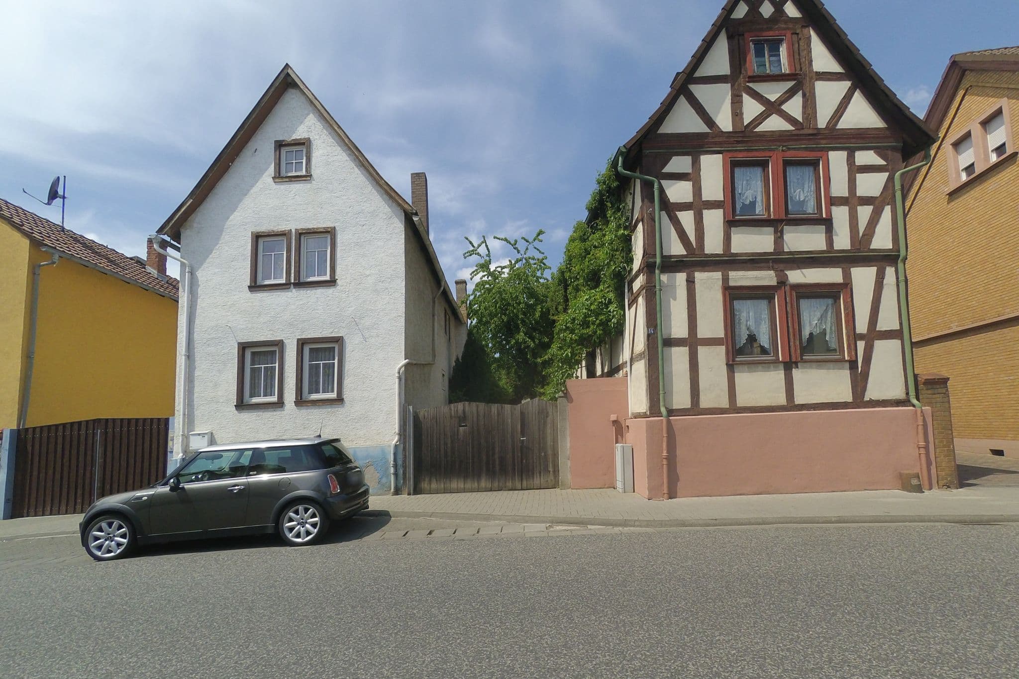 Street view near Hotel Alte Bäckerei, Nidderau — © wegavision (CC BY-SA · Mapillary)