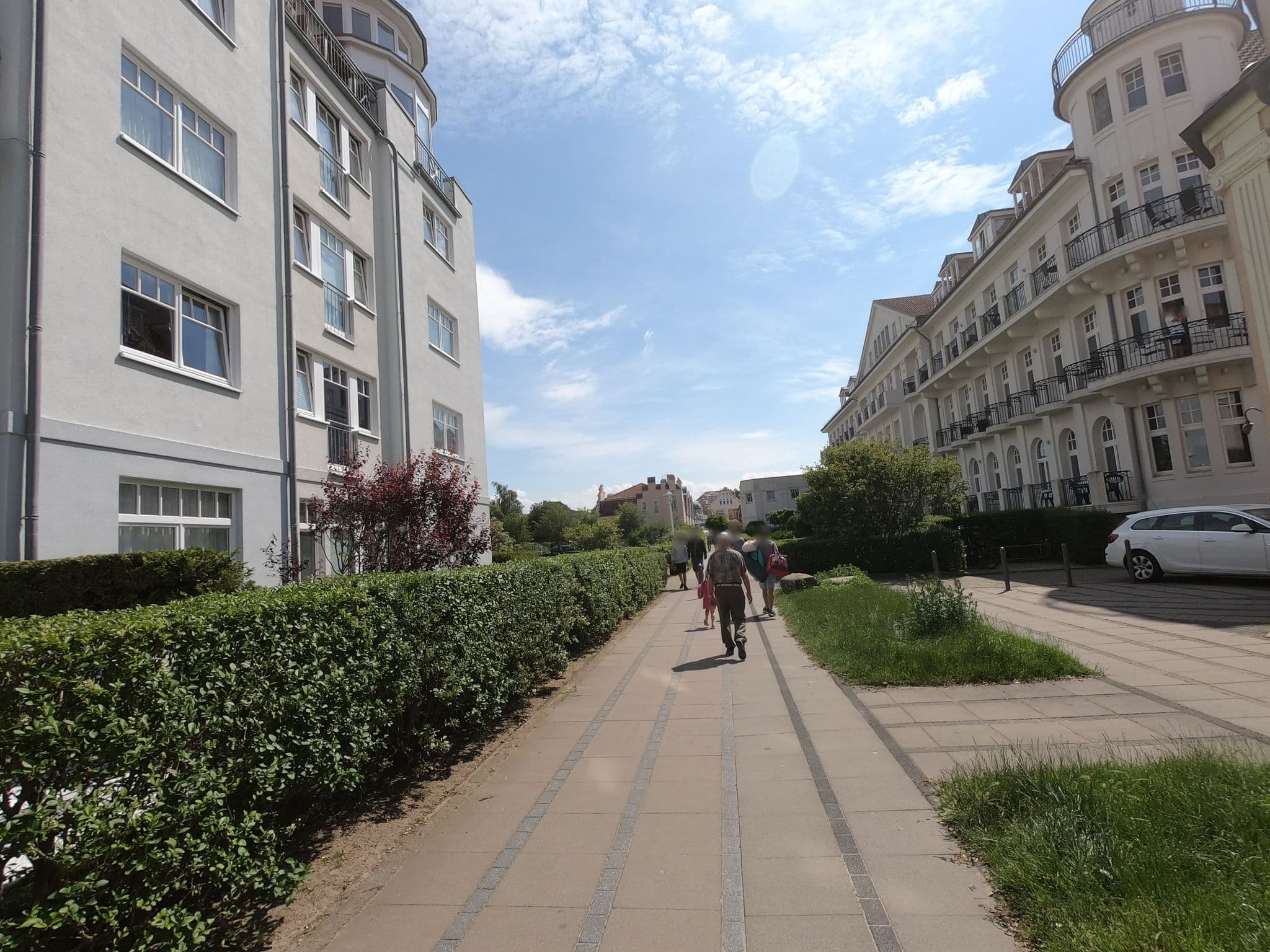 Street view near Meeresblick, Ostseebad Kühlungsborn — © carlheinz (CC BY-SA · Mapillary)