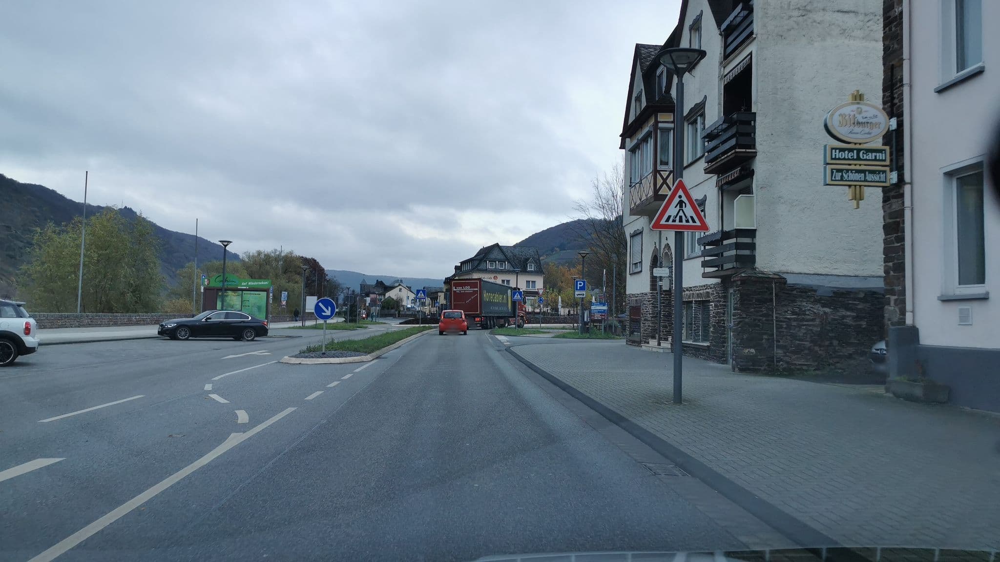 Street view near Haus Edeltraud, Cochem — © elle (CC BY-SA · Mapillary)