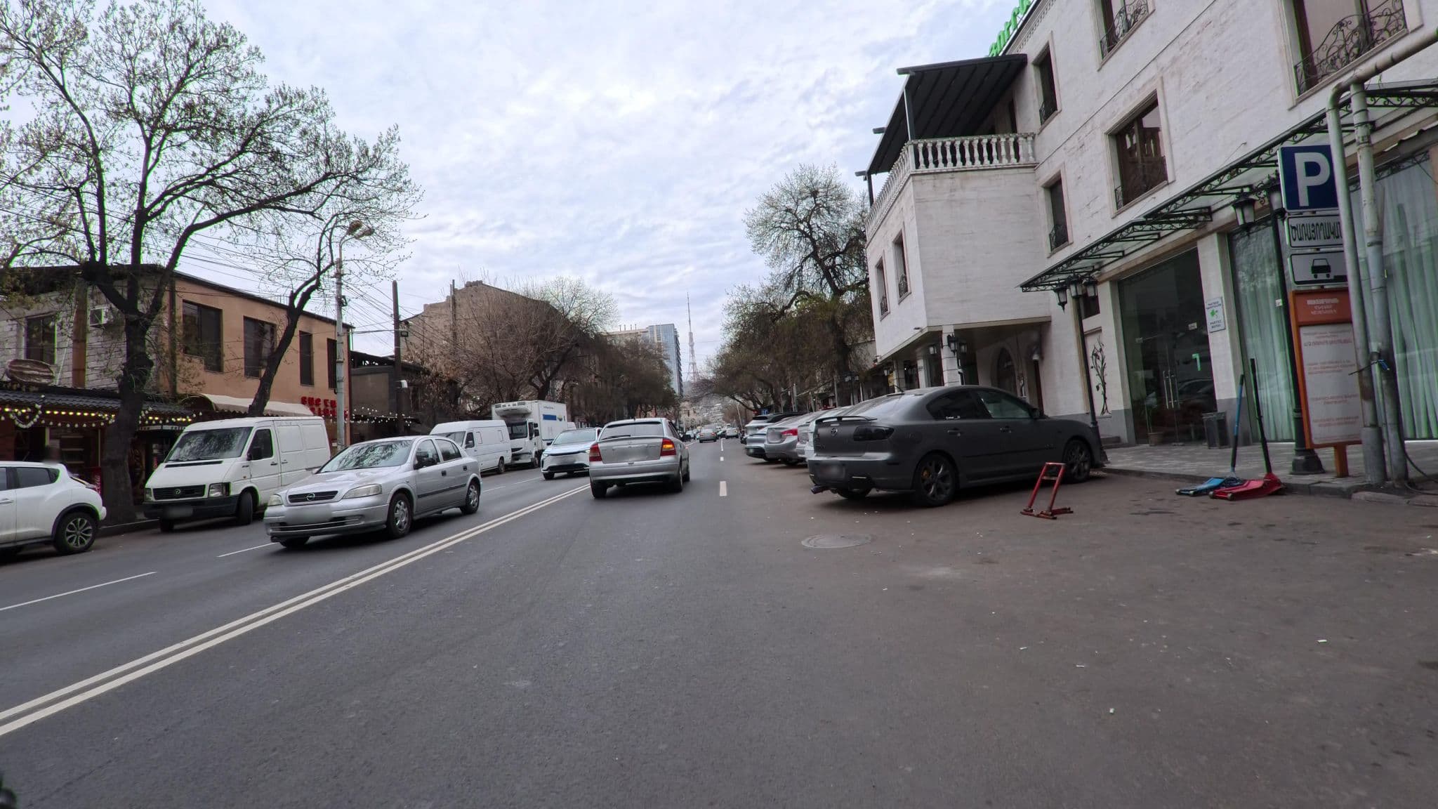 Street view near Partez, Yerevan — © mos_next_door (CC BY-SA · Mapillary)
