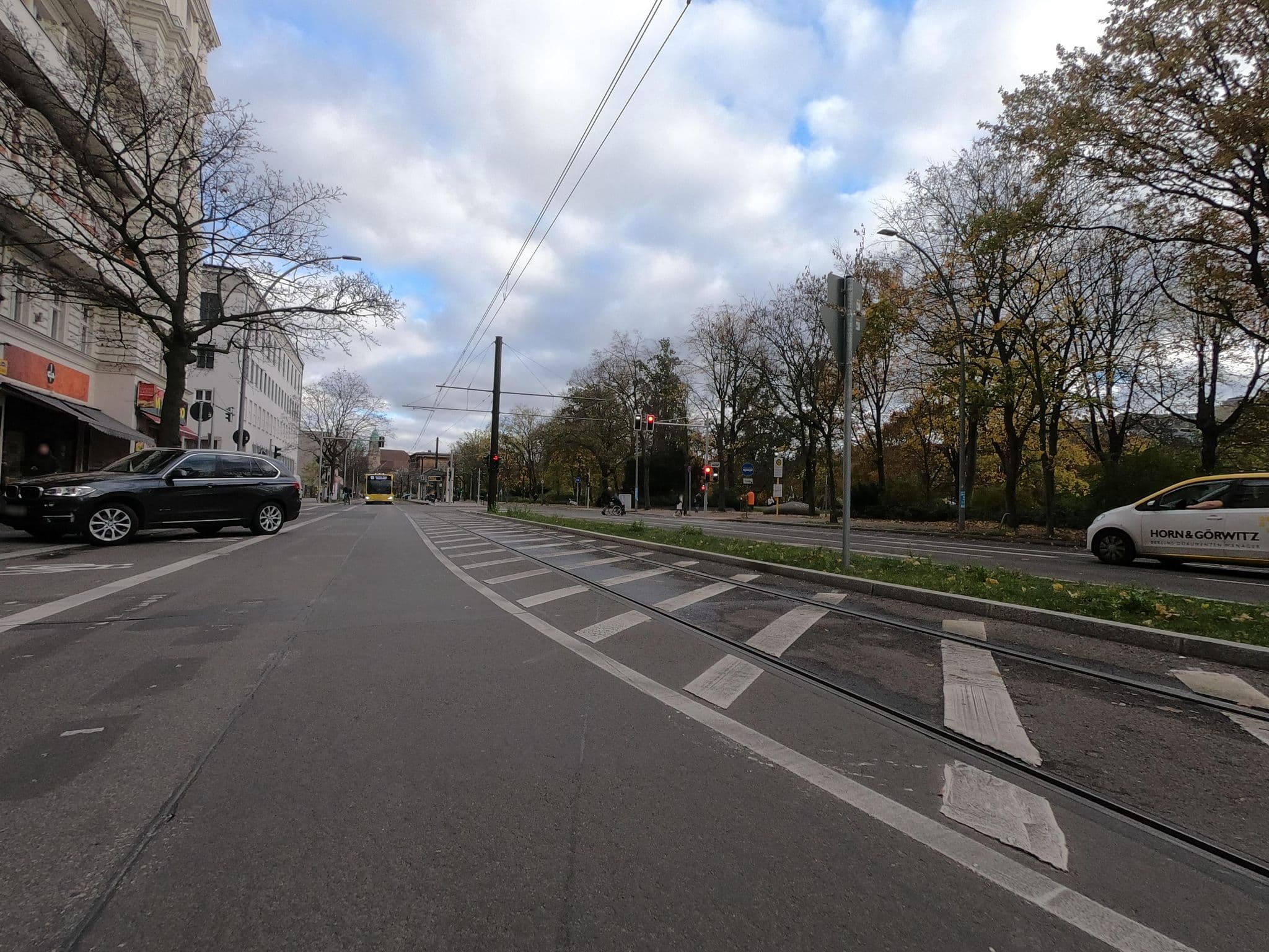 Street view near Meininger Hotel Berlin Tiergarten, Moabit — © carlheinz (CC BY-SA · Mapillary)