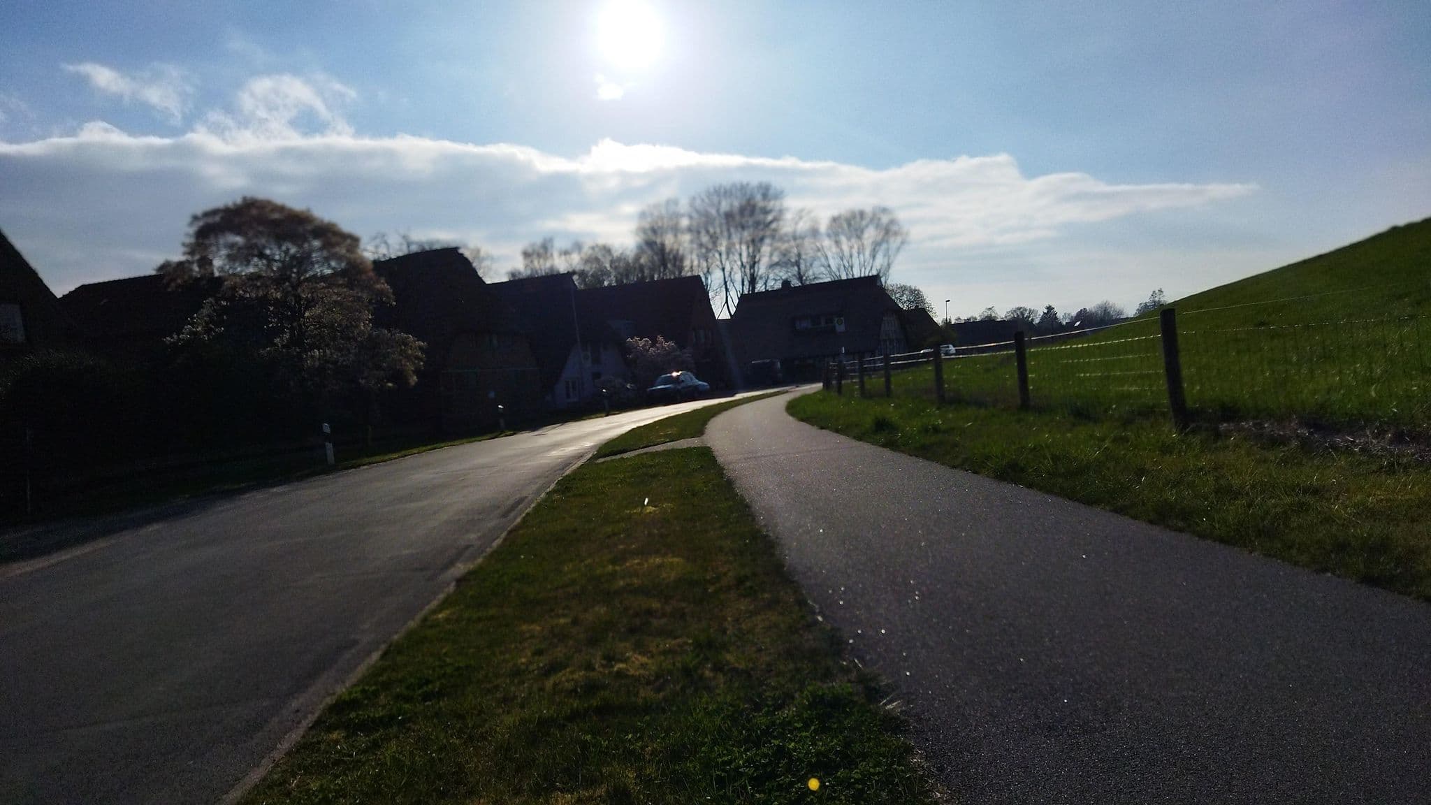 Street view near Hans-Martin u. Martina Wöbken Zimmervermietung, Lemwerder — © changchun1 (CC BY-SA · Mapillary)