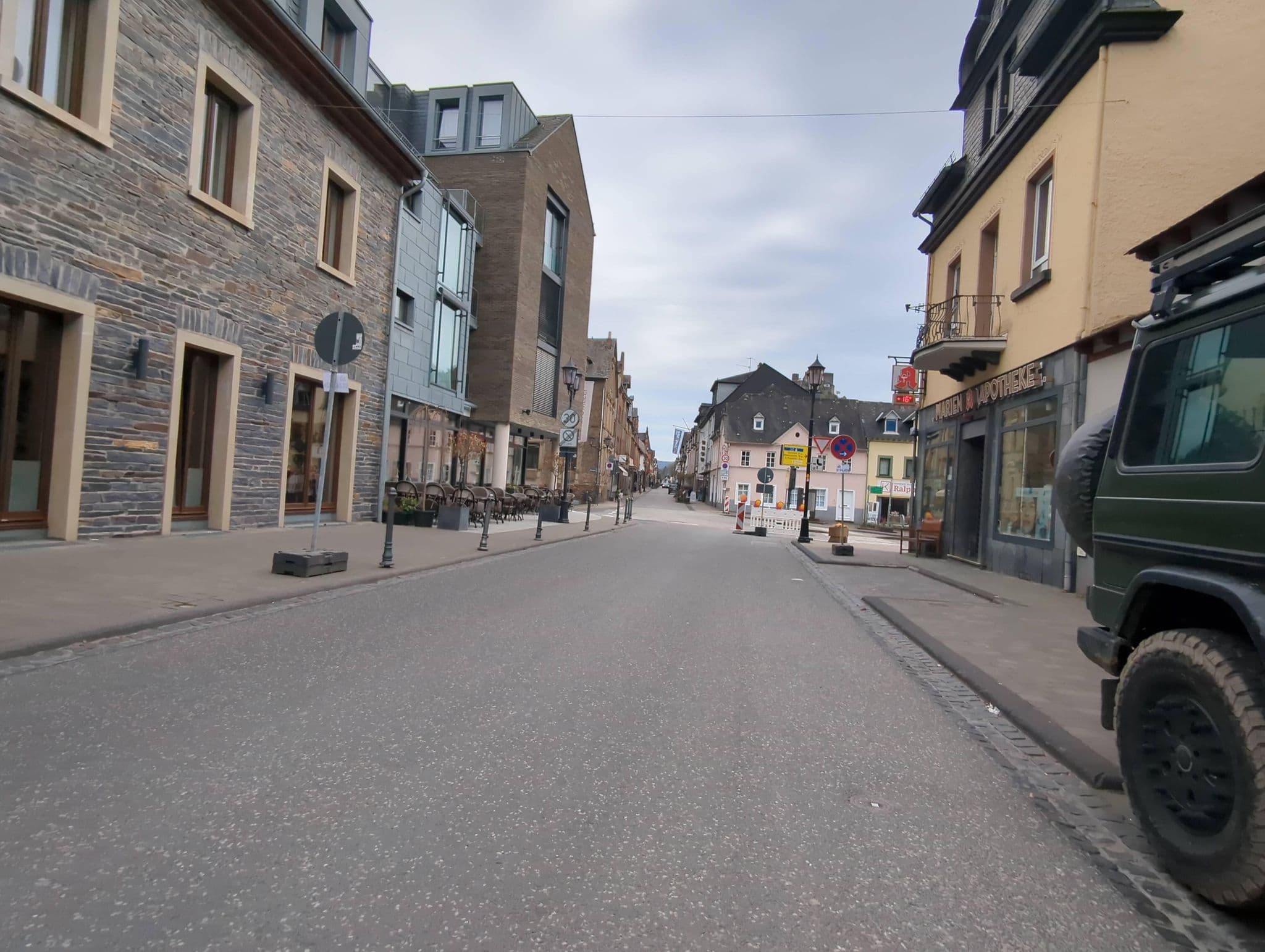 Street view near Hotel Das Wesel, Oberwesel — © miguel_andrade (CC BY-SA · Mapillary)