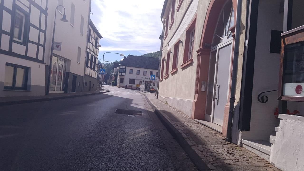 Street view near Ferienapartment An der Kunstakademie, Heimbach — © changchun1 (CC BY-SA · Mapillary)