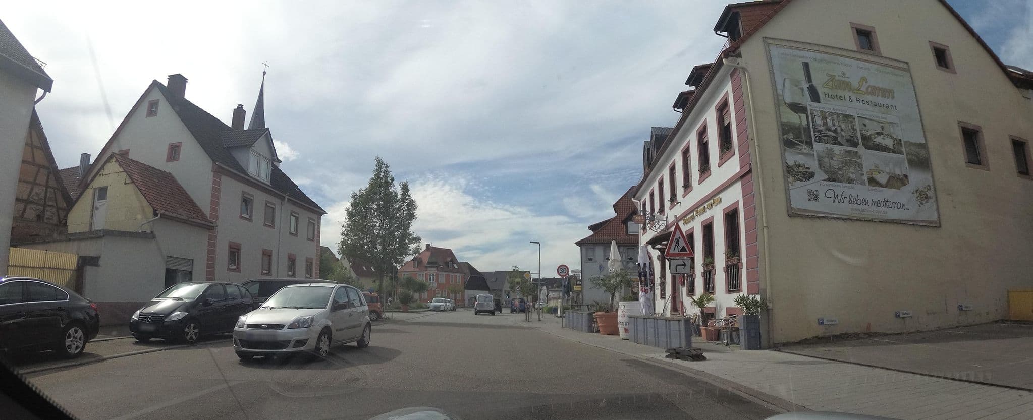 Street view near Hotel & Restaurant zum Lamm, Jöhlingen — © teddy73 (CC BY-SA · Mapillary)