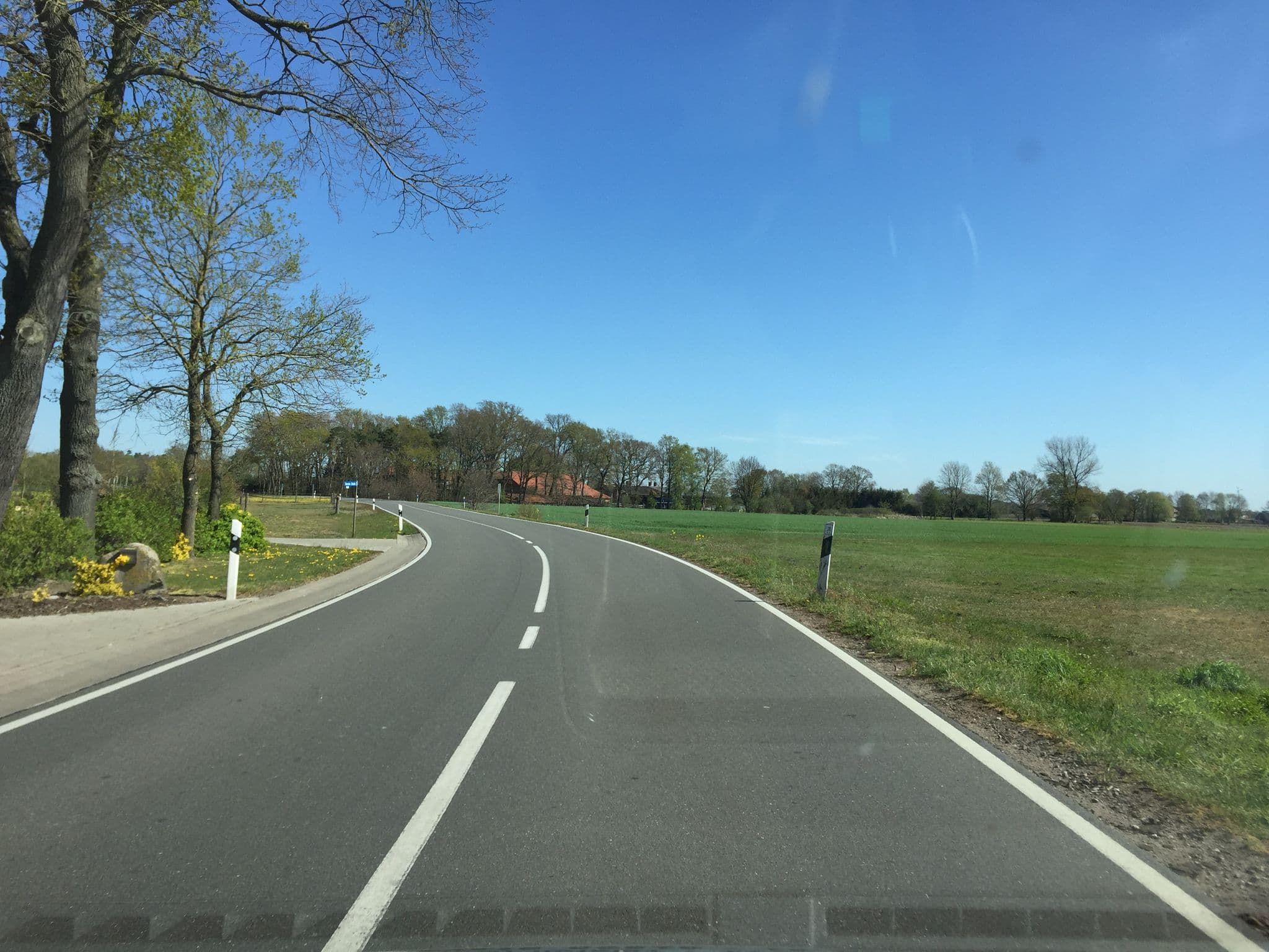 Street view near Hof Hahnenberg, Varrel — © xanu (CC BY-SA · Mapillary)