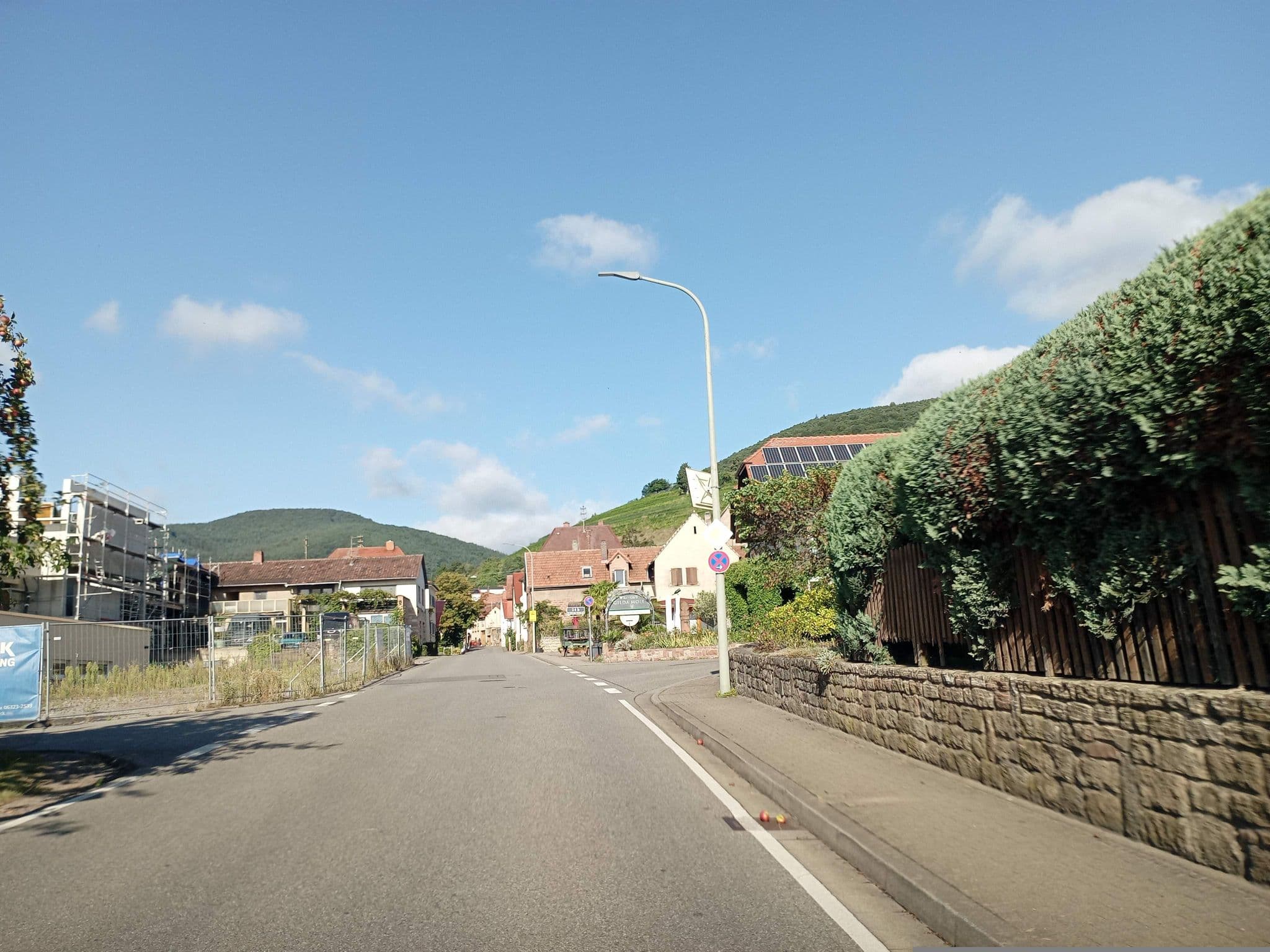 Street view near St. Martiner Wein- Und Gästehaus, Sankt Martin — © atze02 (CC BY-SA · Mapillary)