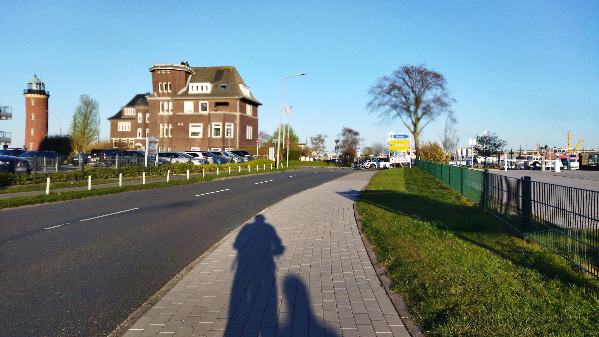 Street view near Residenz am Yachthafen, Cuxhaven — © changchun1 (CC BY-SA · Mapillary)
