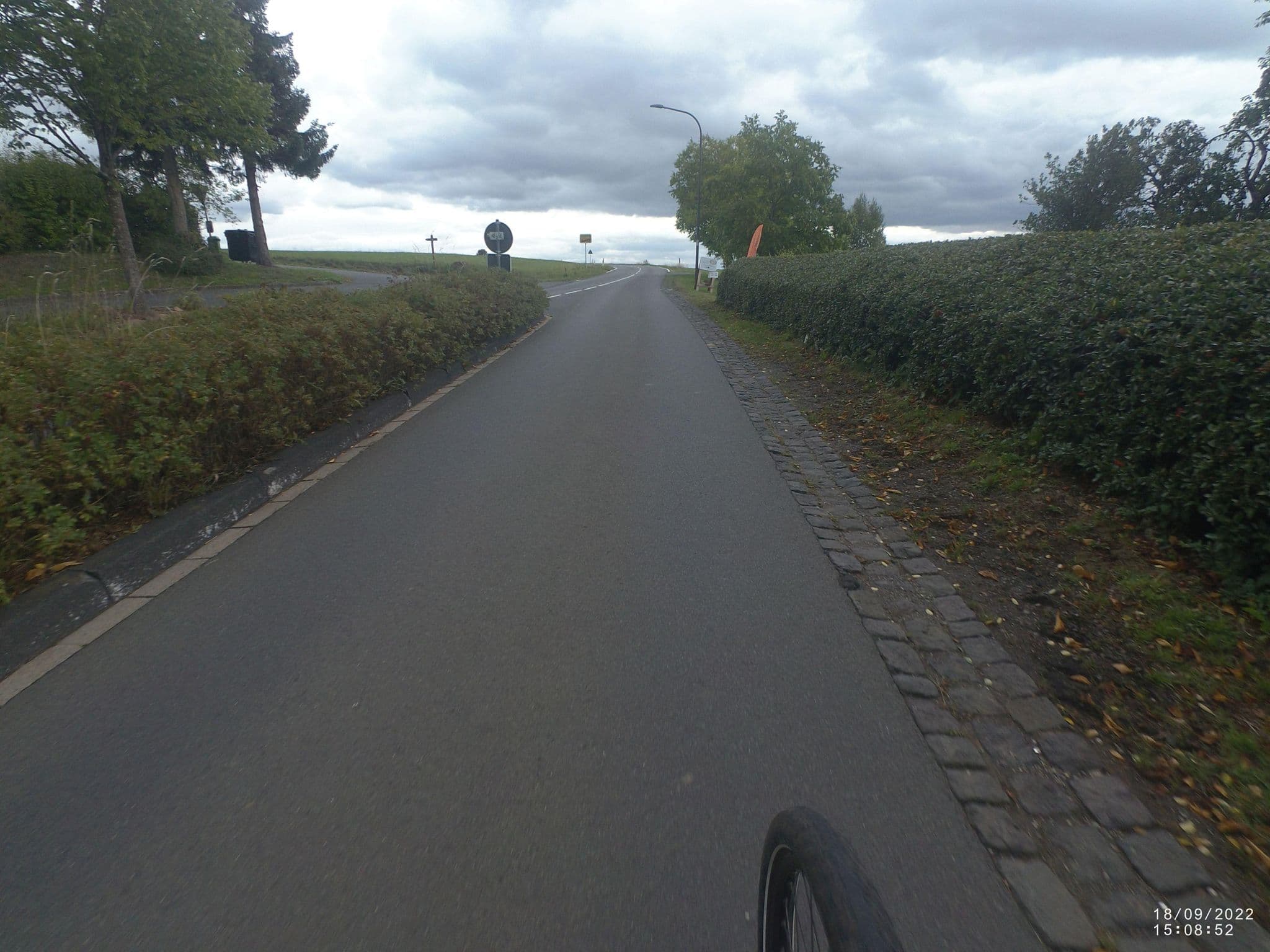 Street view near Den langen Heiman, Manderscheid — © VIA_CH (CC BY-SA · Mapillary)