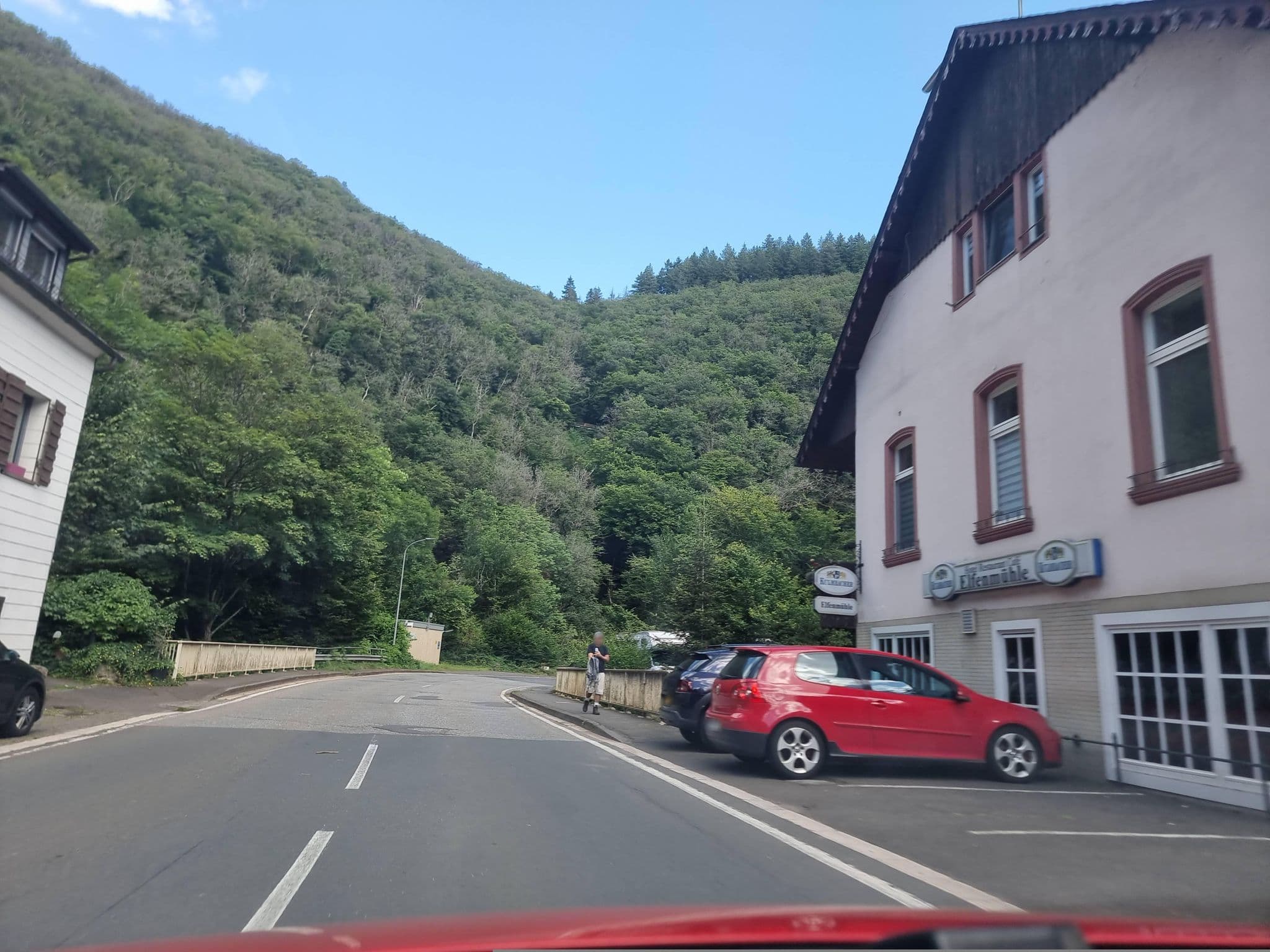 Street view near Hotel Restaurant Elfenmühle, Lutzerath — © ma_rt_in (CC BY-SA · Mapillary)
