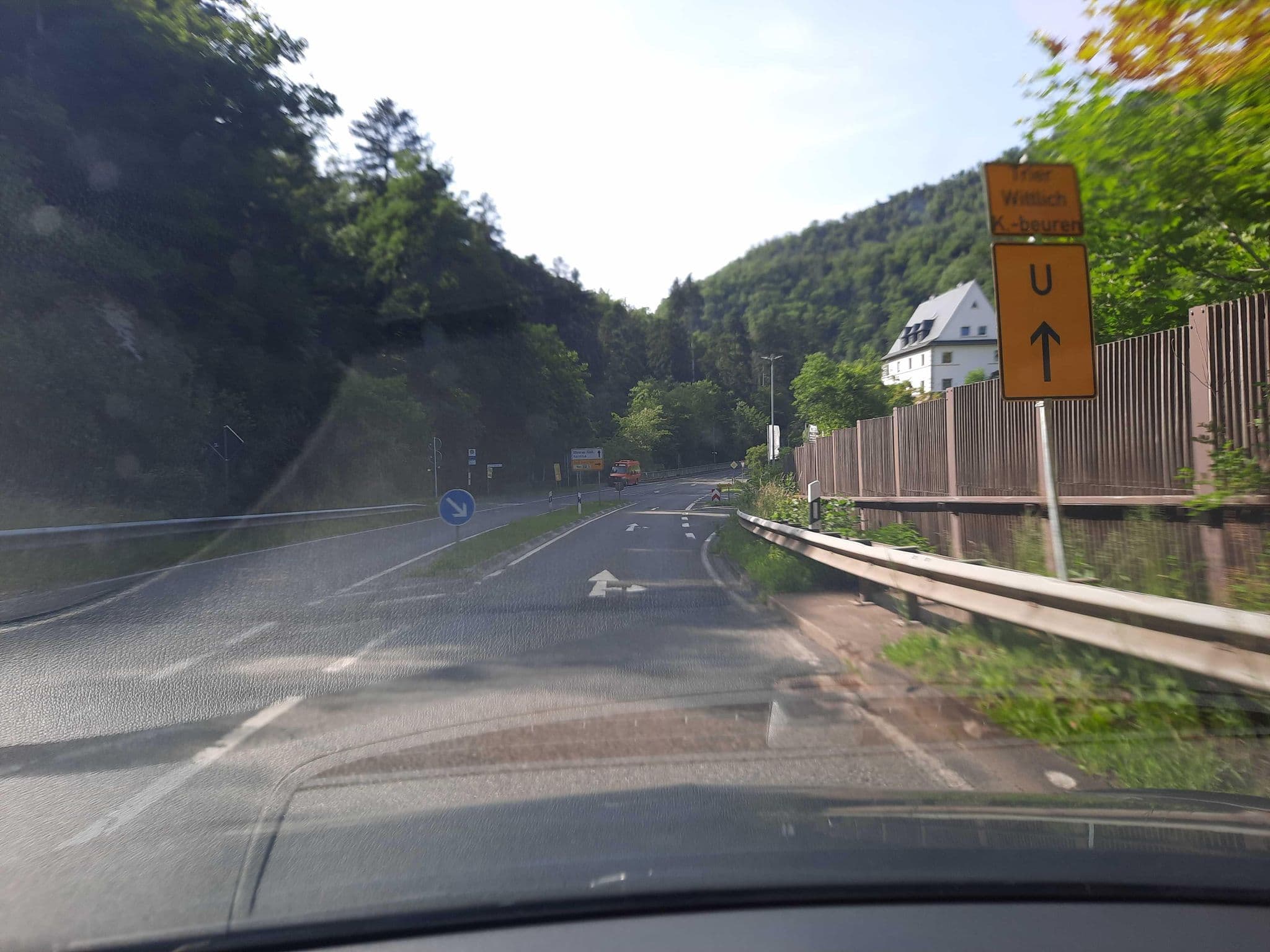 Street view near Hotel Diana Garni, Lutzerath — © Lowiekse (CC BY-SA · Mapillary)